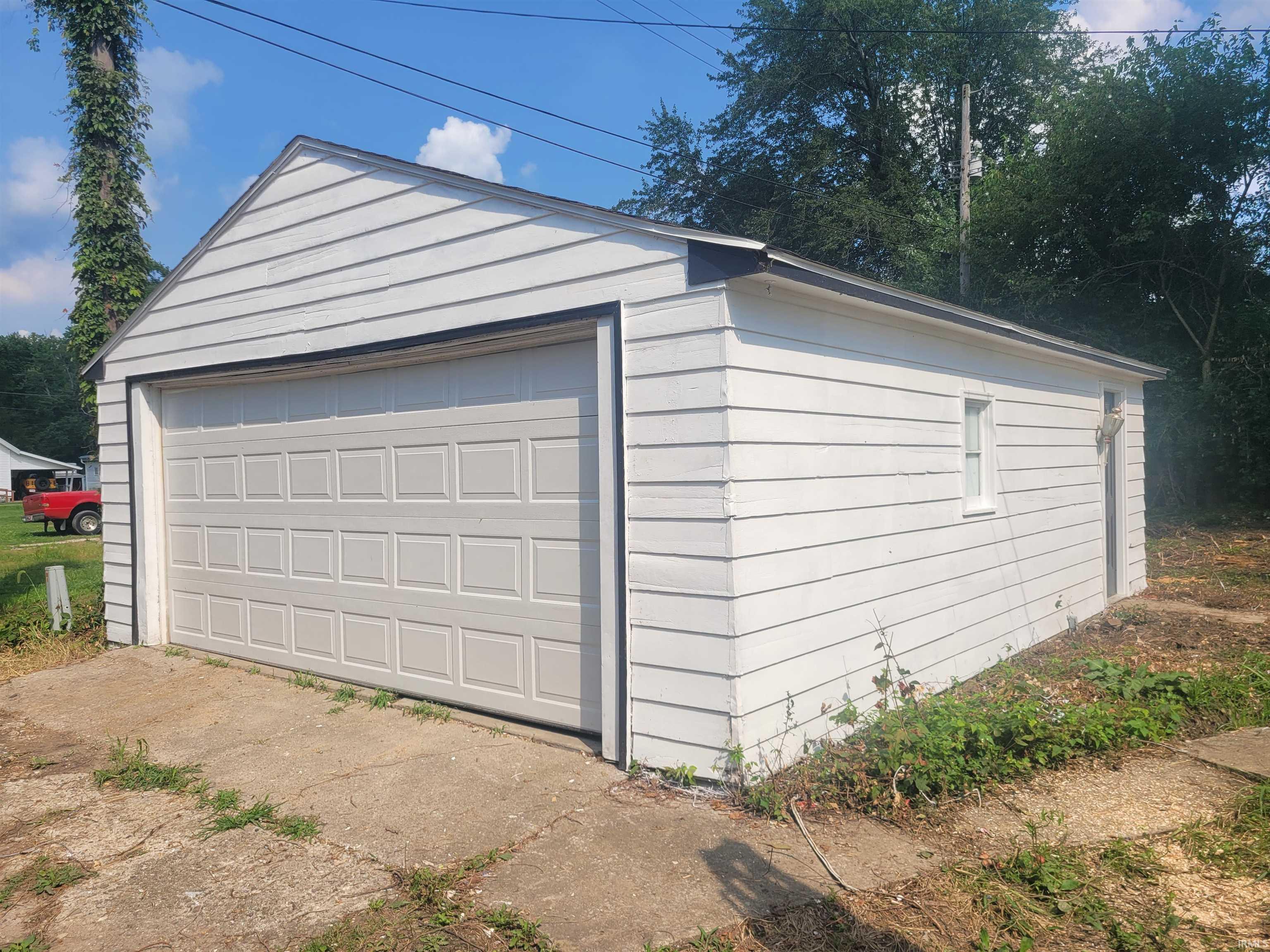 700 E Old Hwy 50