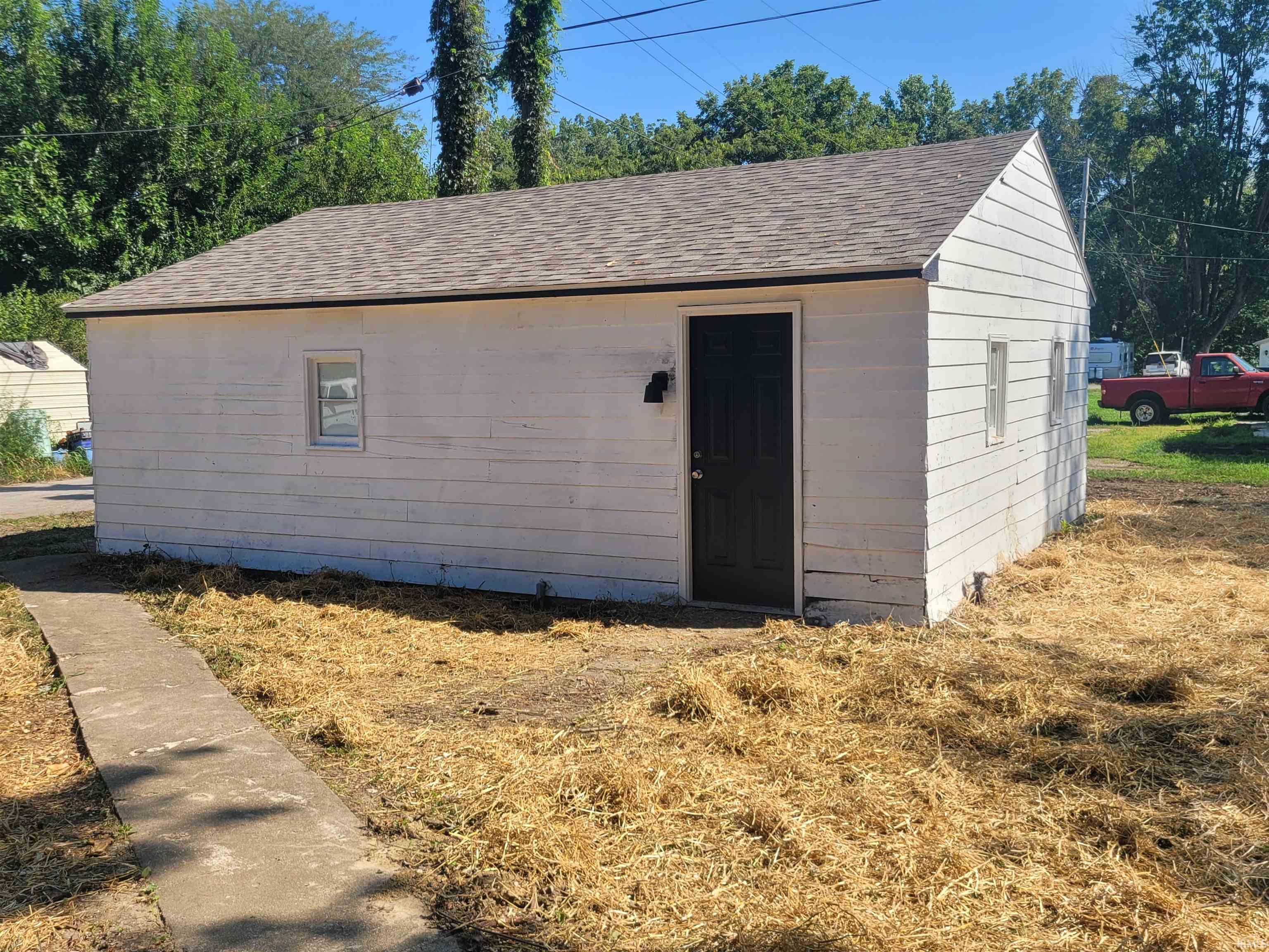 700 E Old Hwy 50