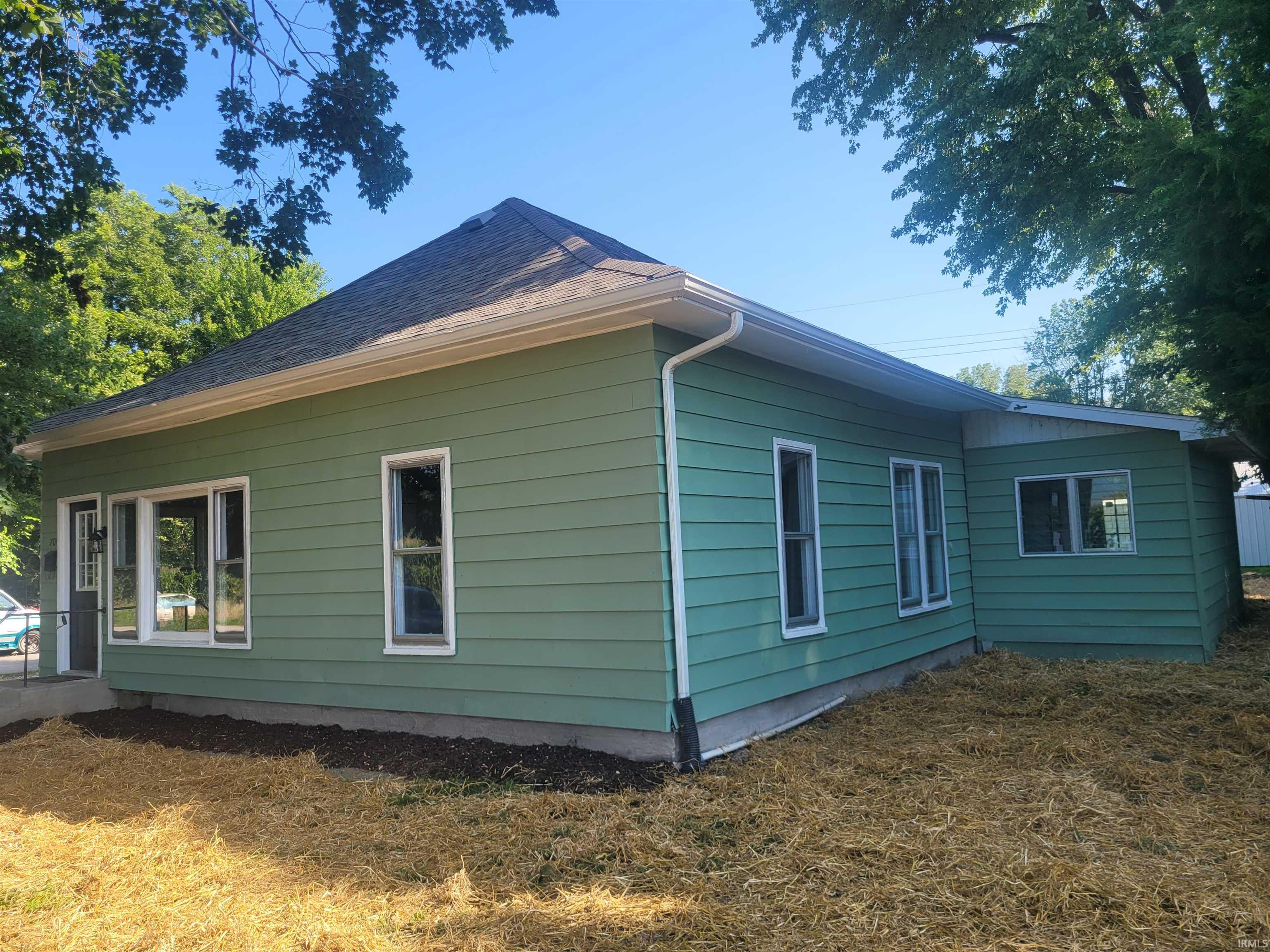 700 E Old Hwy 50