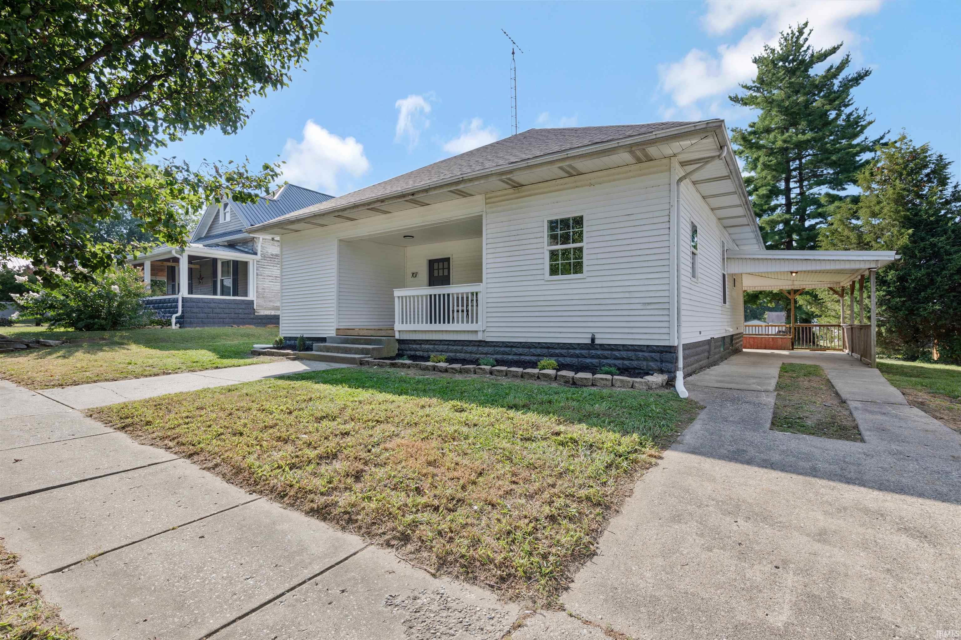 707 W 4th Street