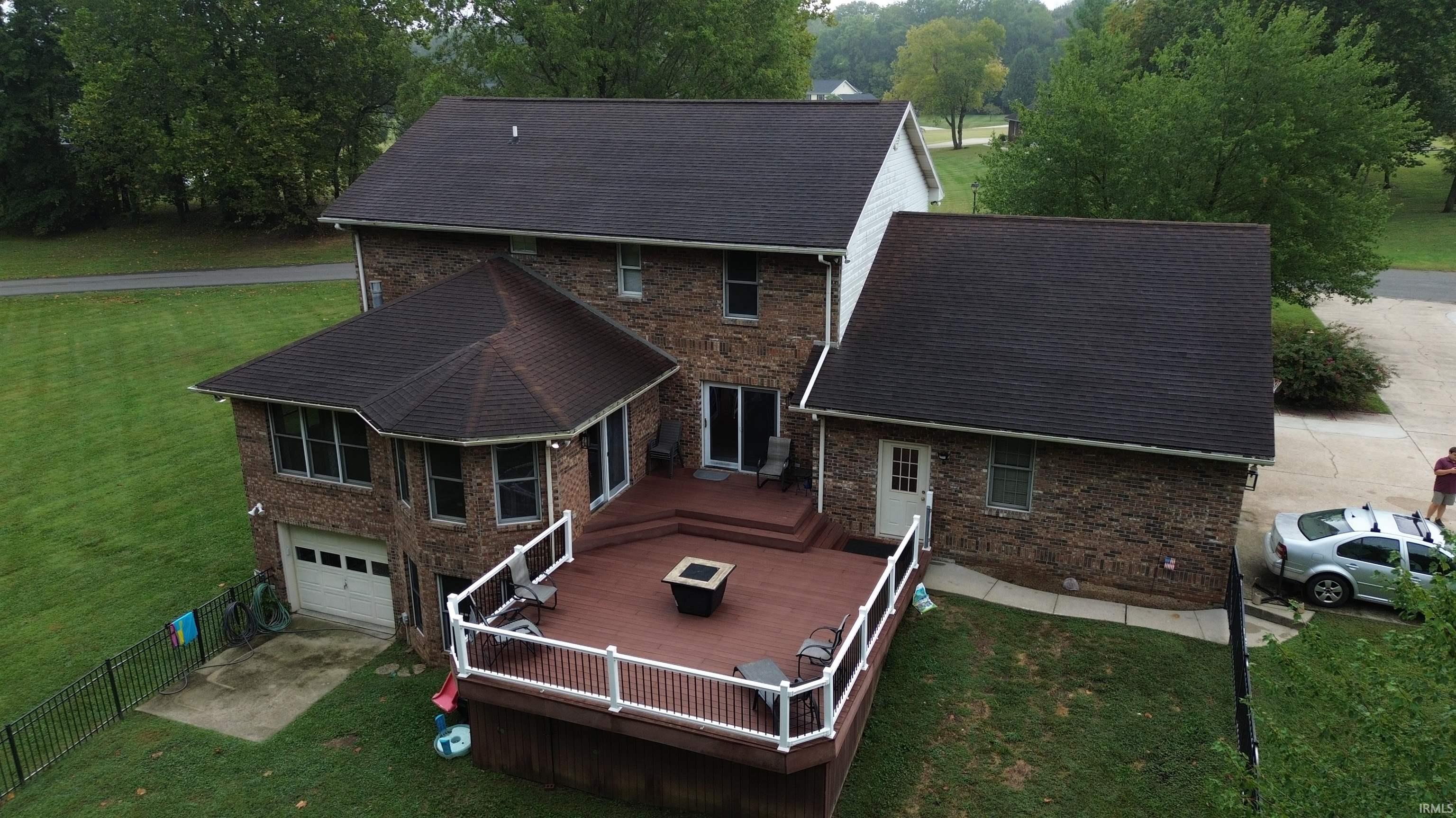 1015 N Honeysuckle Lane