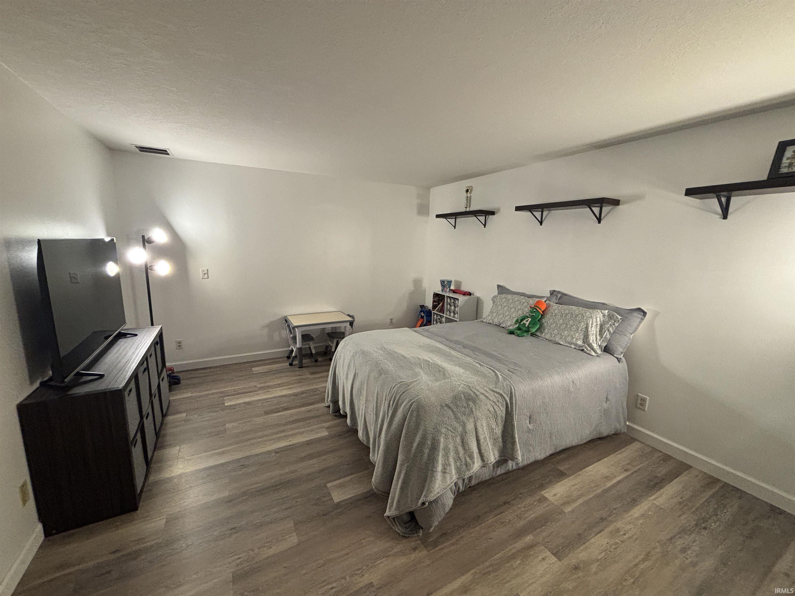 1015 N Honeysuckle Lane