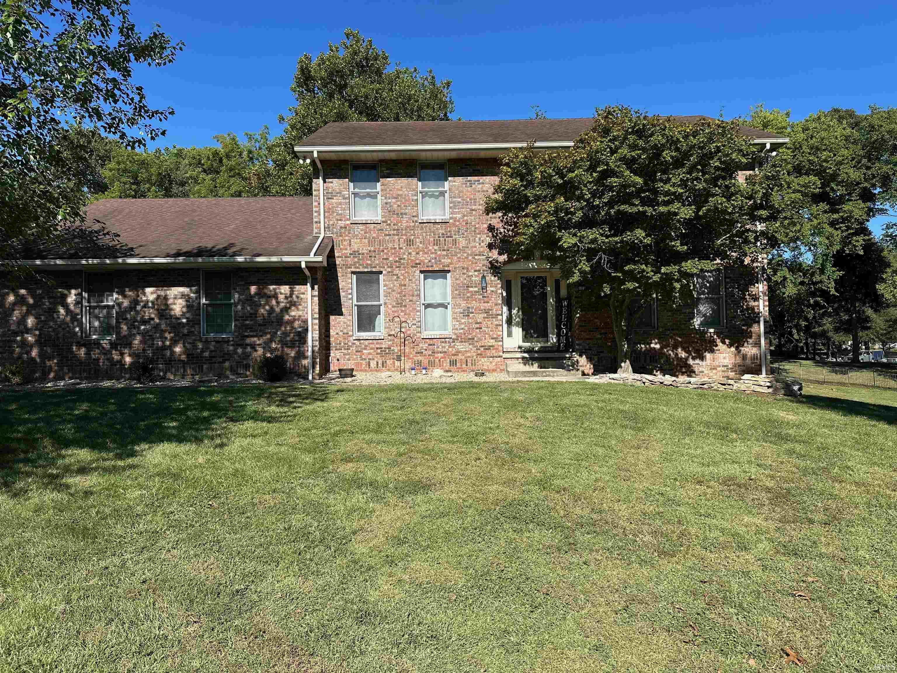 1015 N Honeysuckle Lane