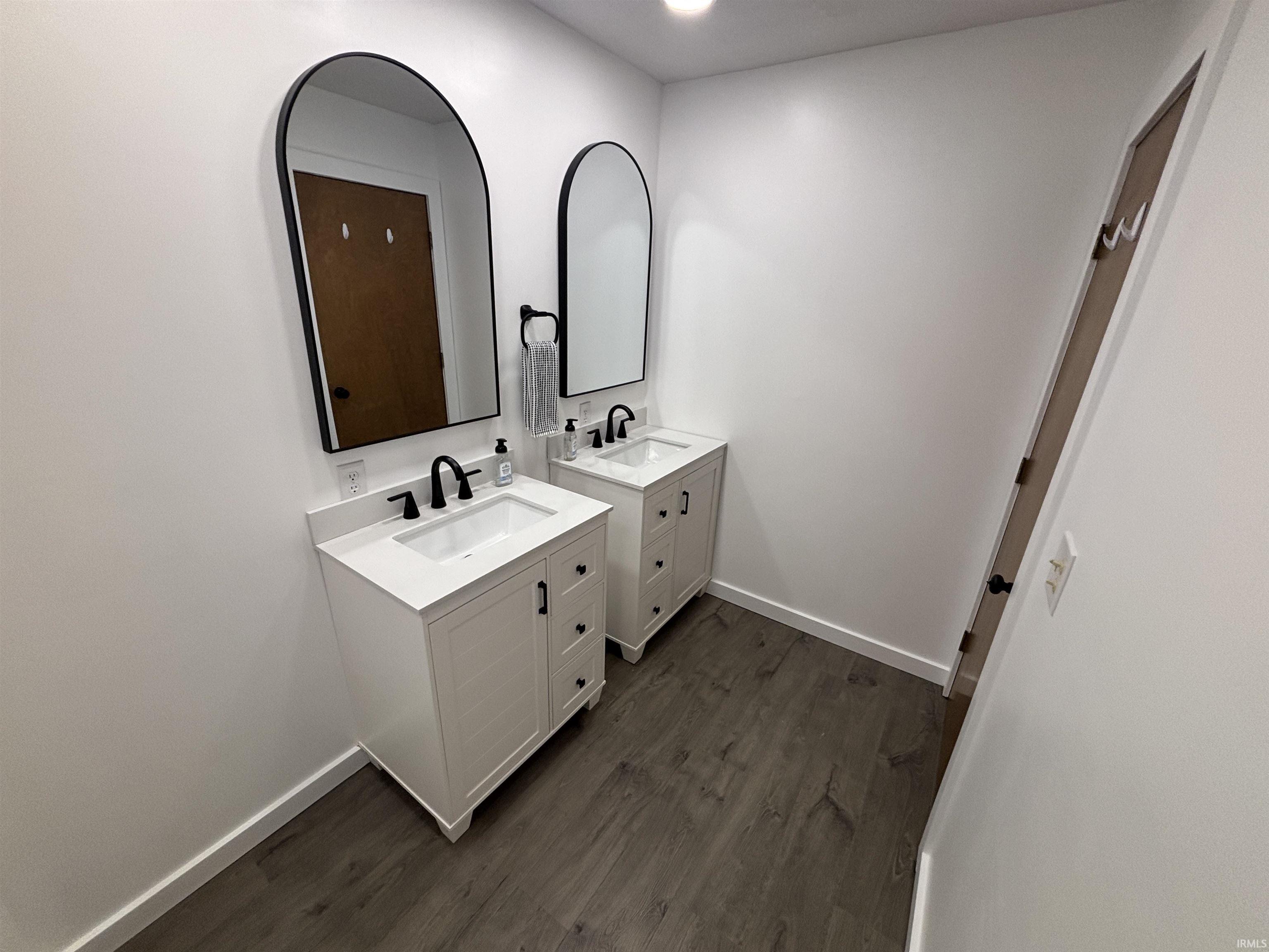 1015 N Honeysuckle Lane