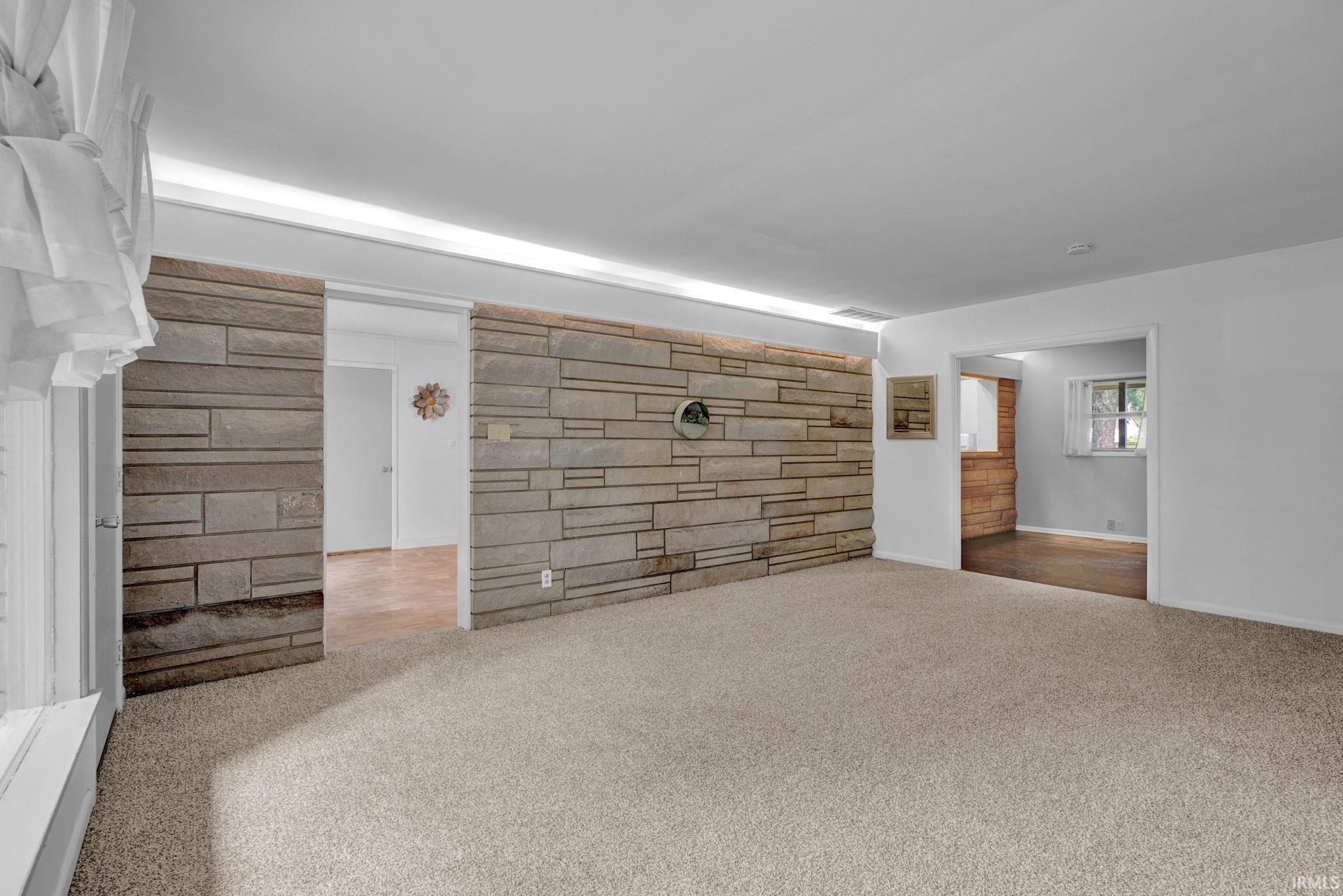 1601 Weed Lane