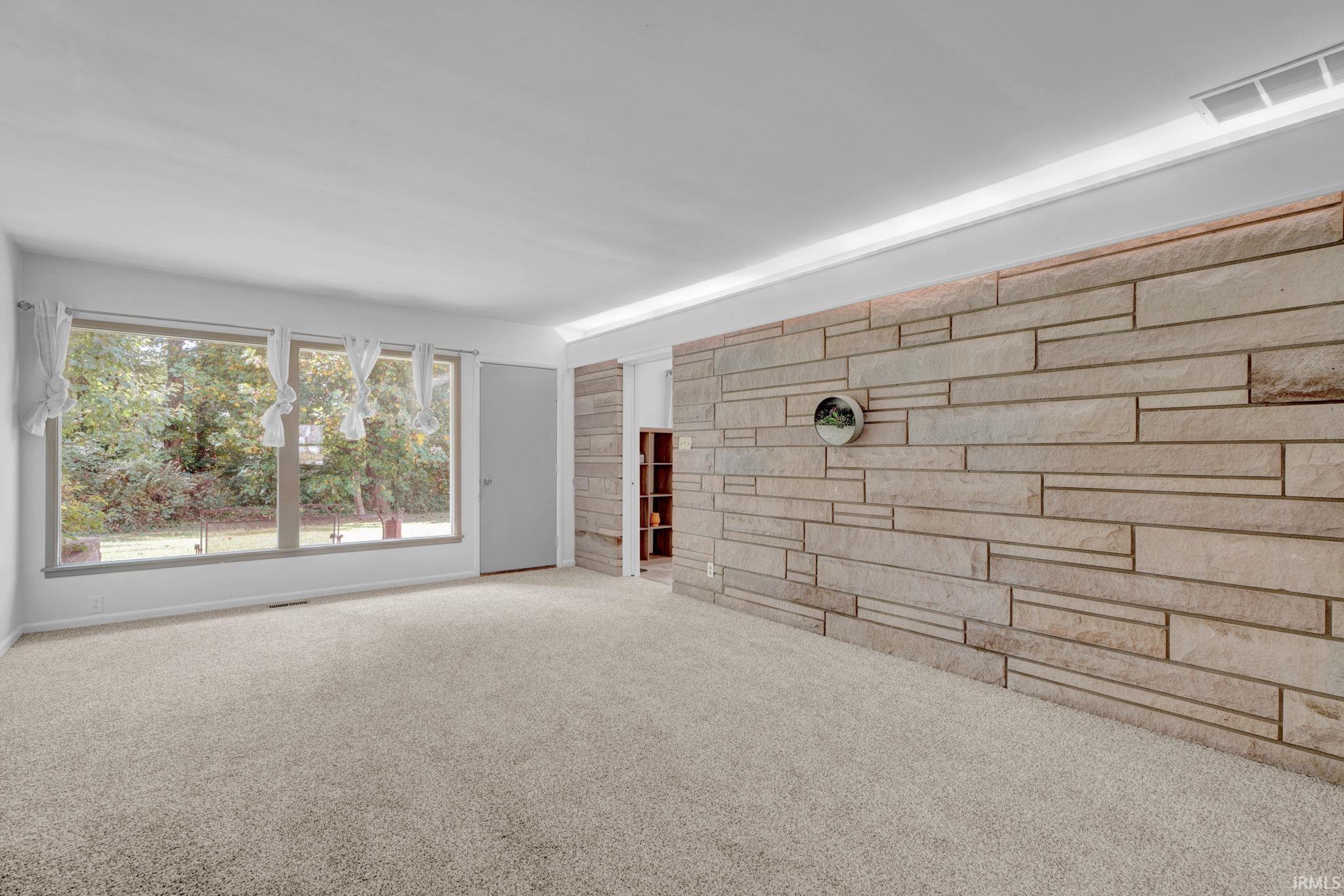 1601 Weed Lane