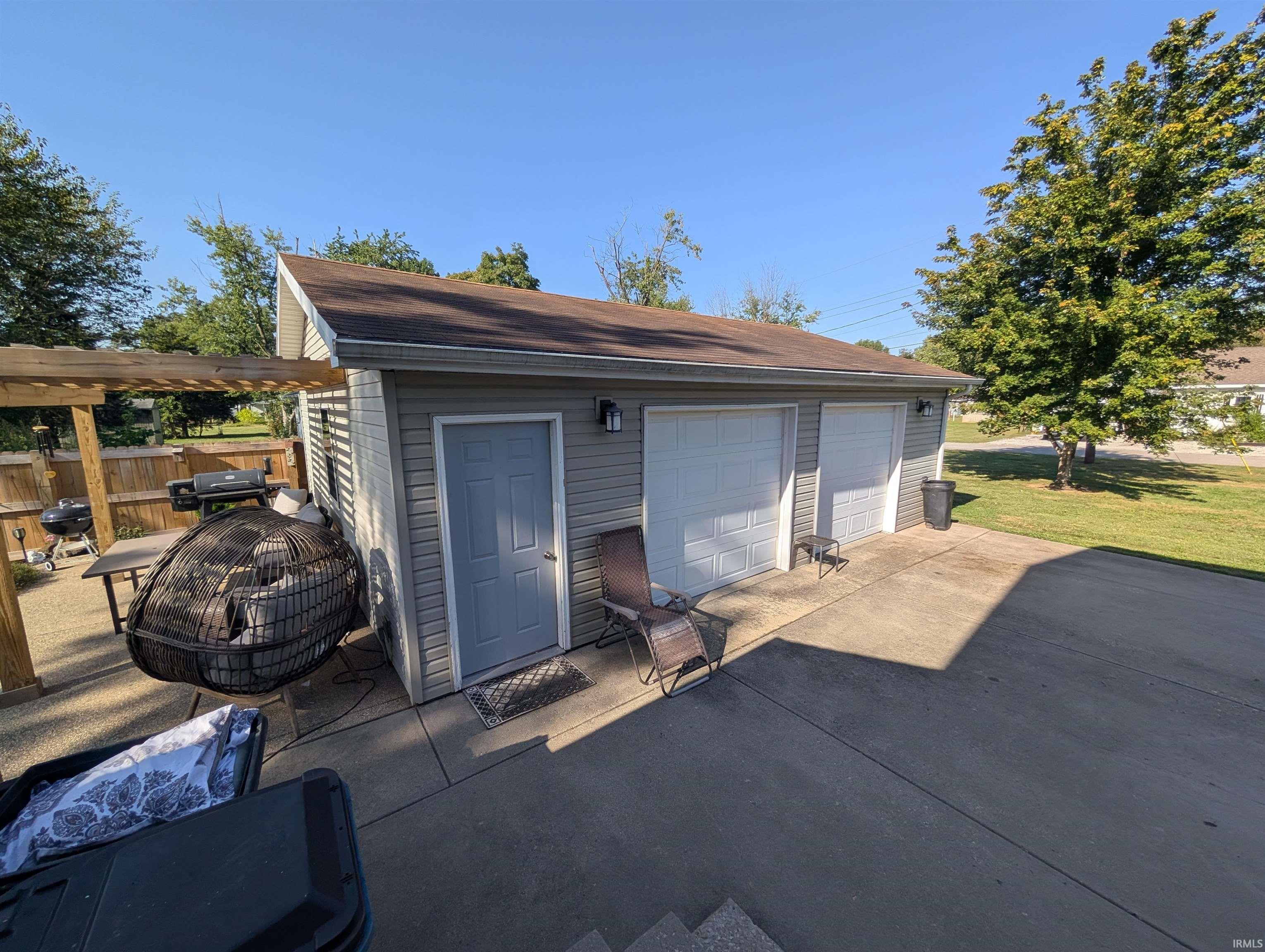301 E hawk Lane