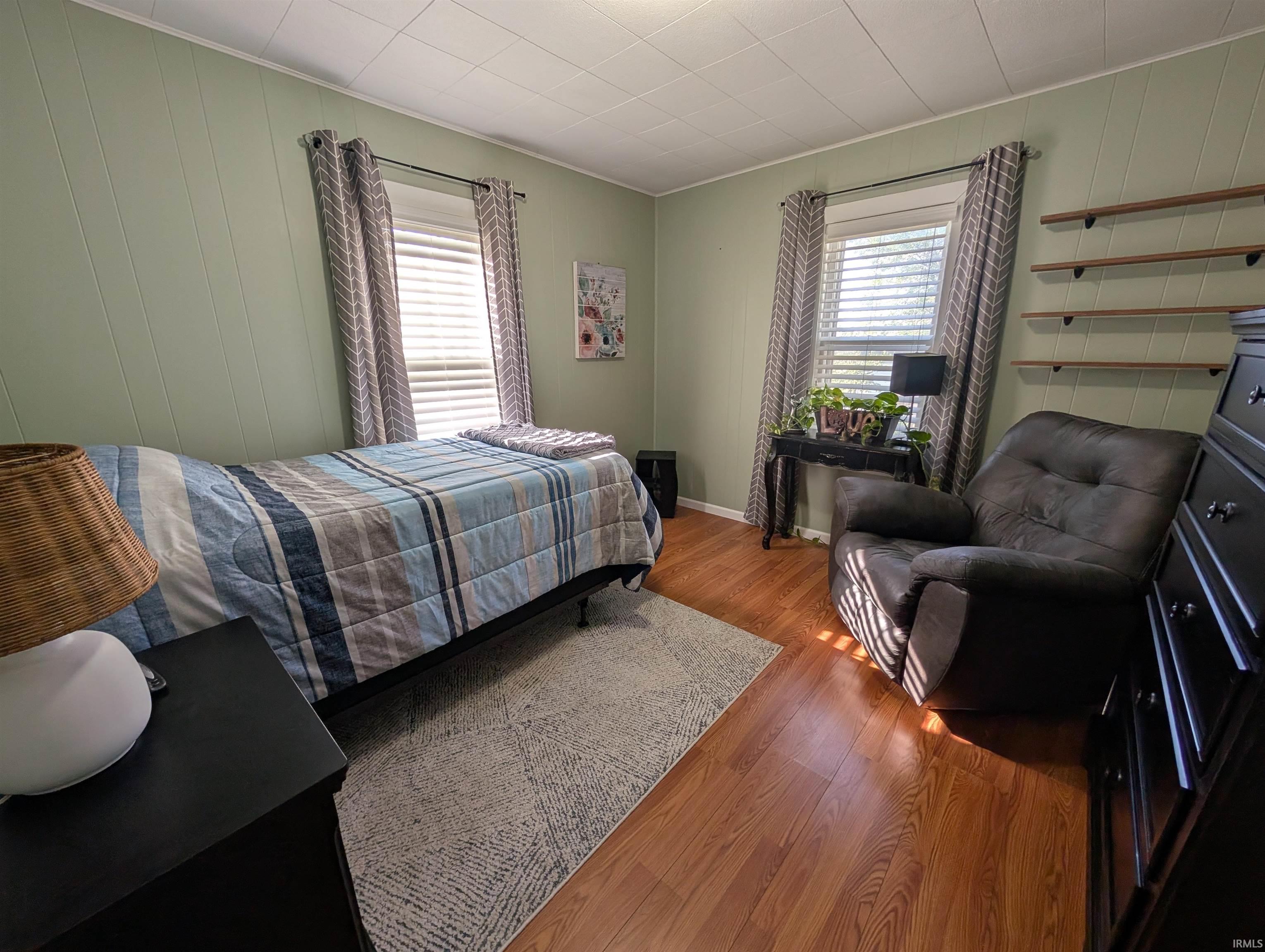 301 E hawk Lane