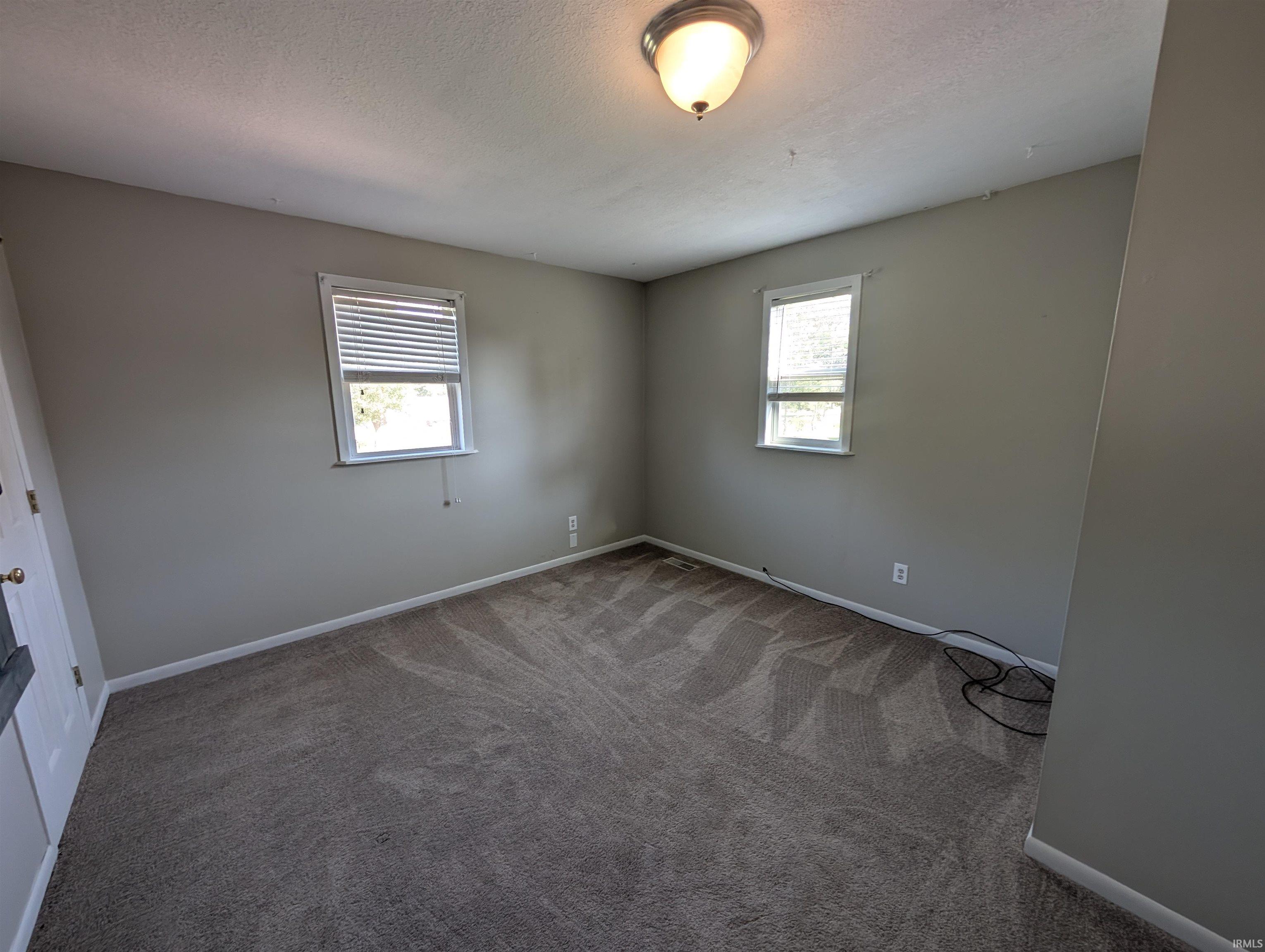 301 E hawk Lane