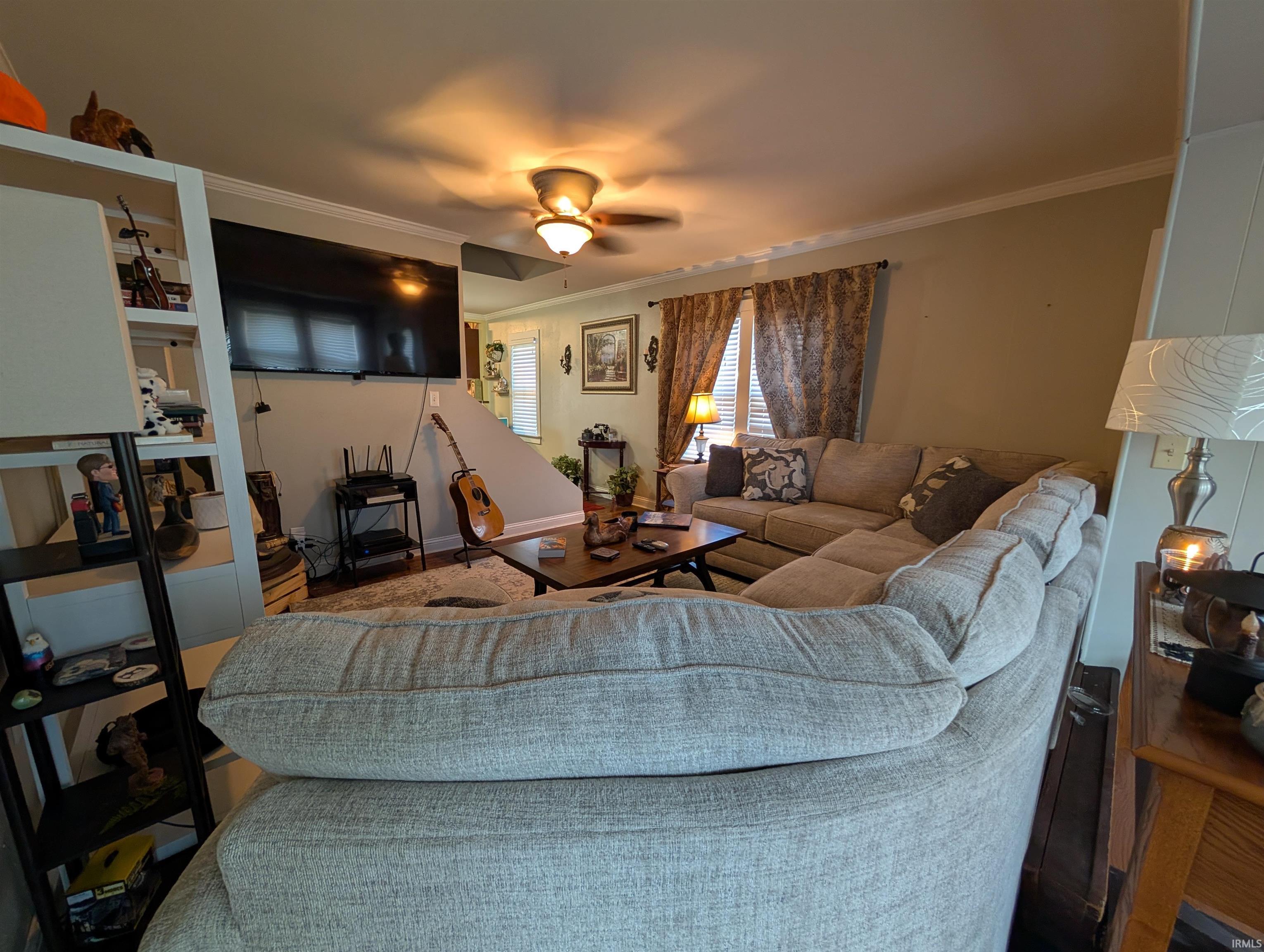 301 E hawk Lane