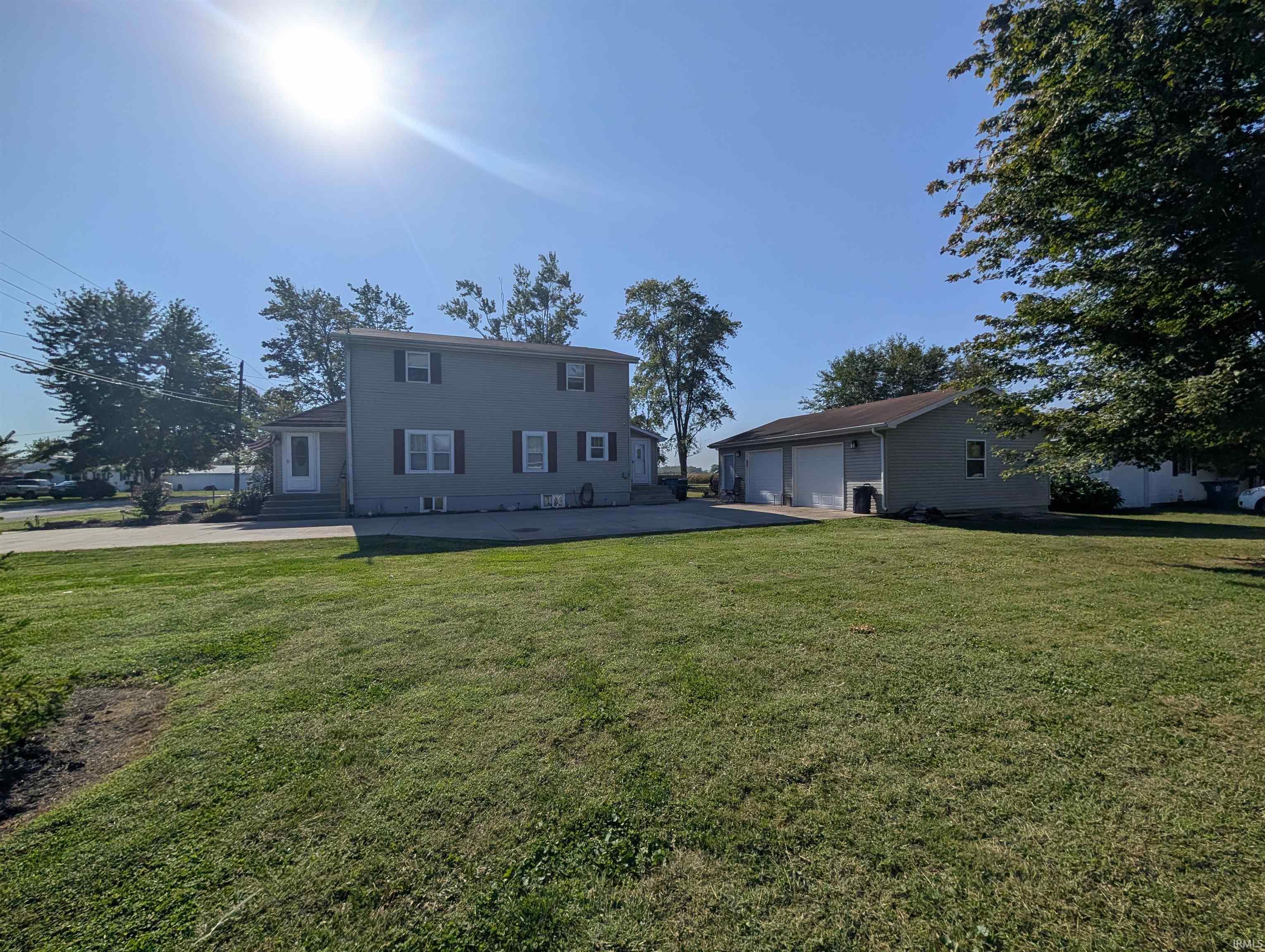 301 E hawk Lane