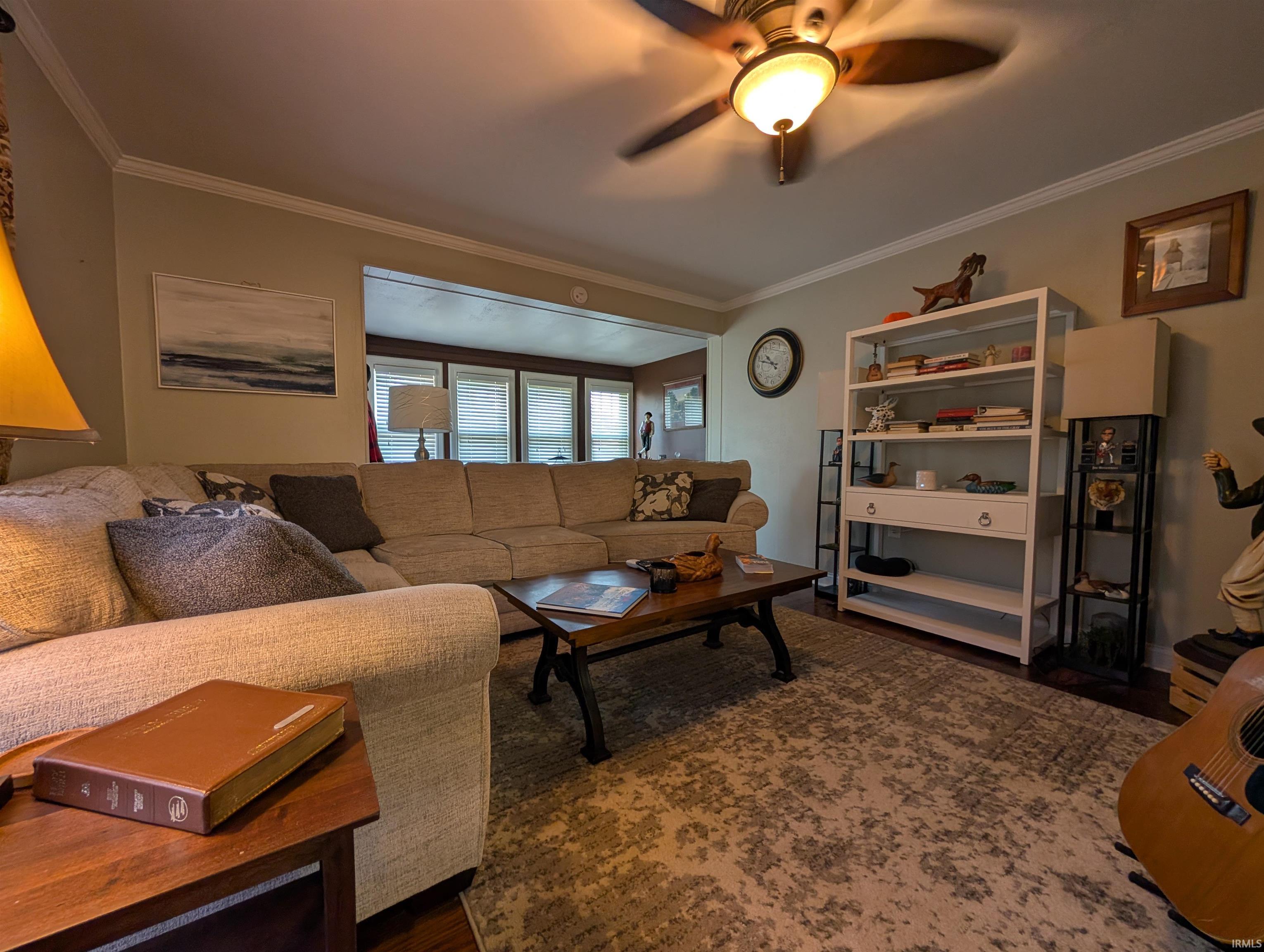 301 E hawk Lane