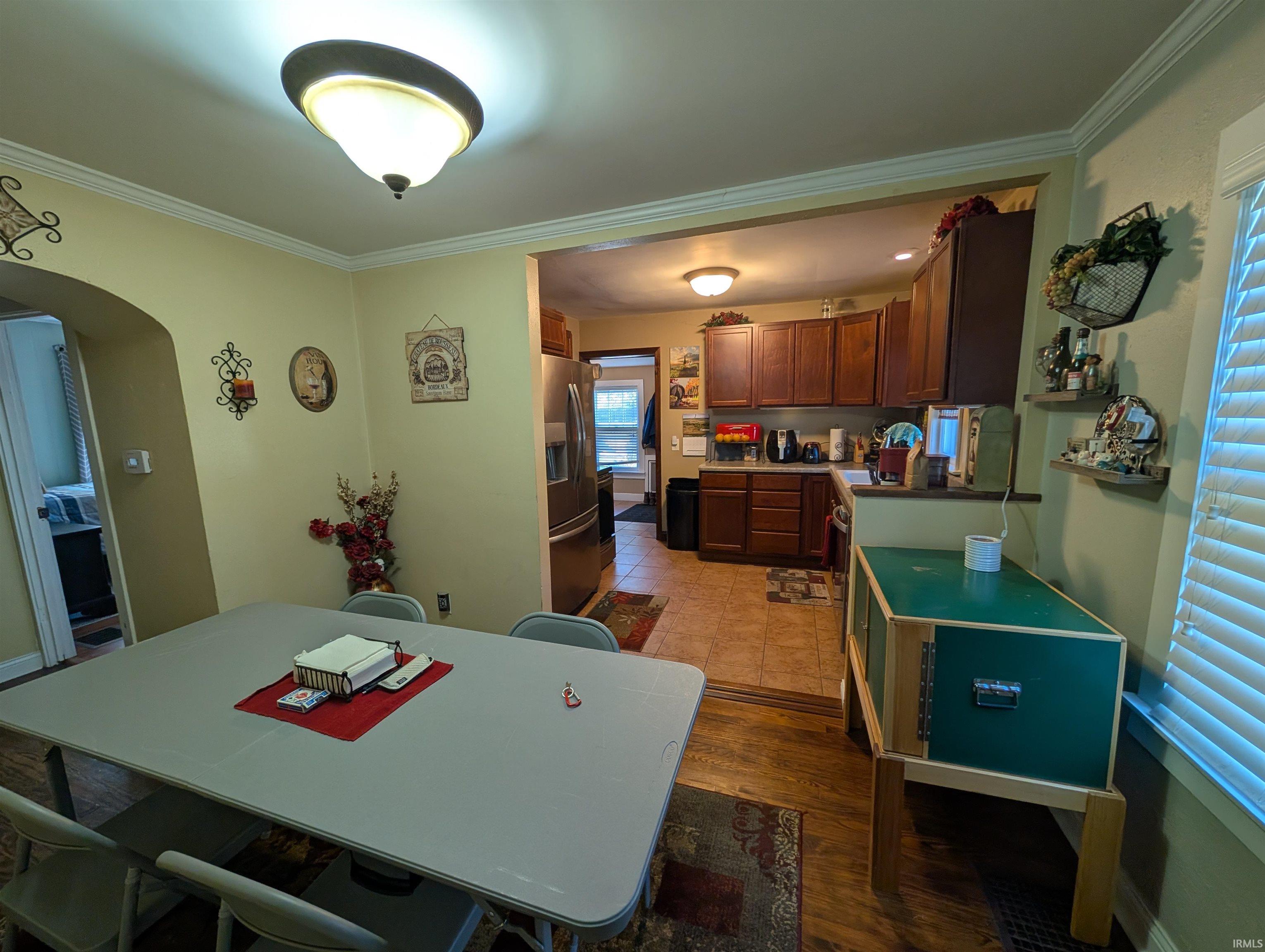 301 E hawk Lane