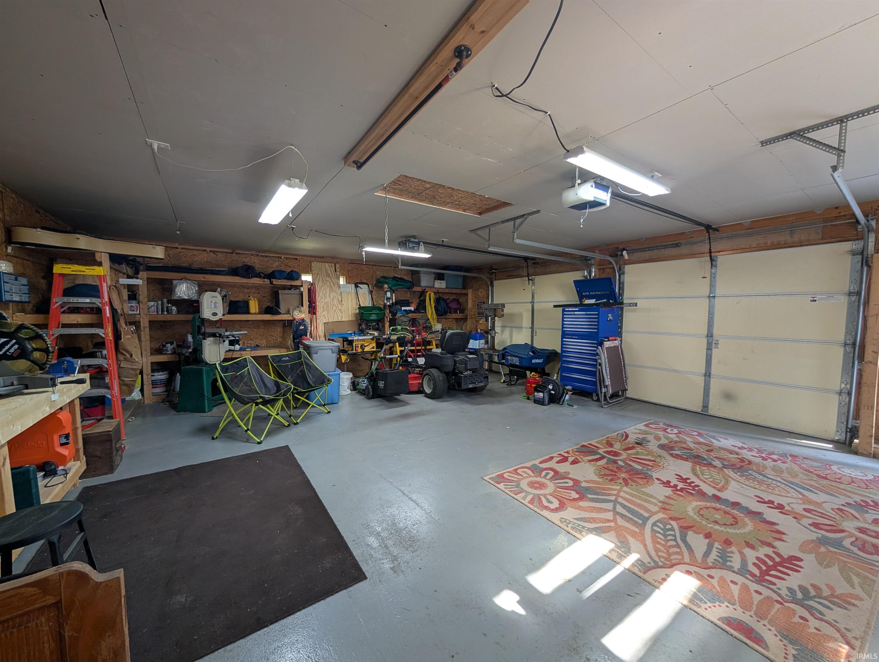 301 E hawk Lane