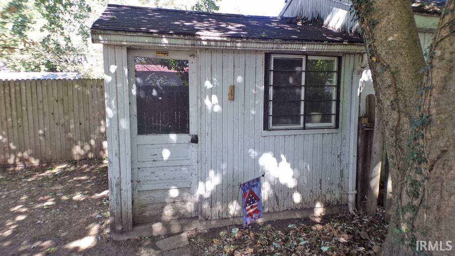 122 E Swartzel Avenue