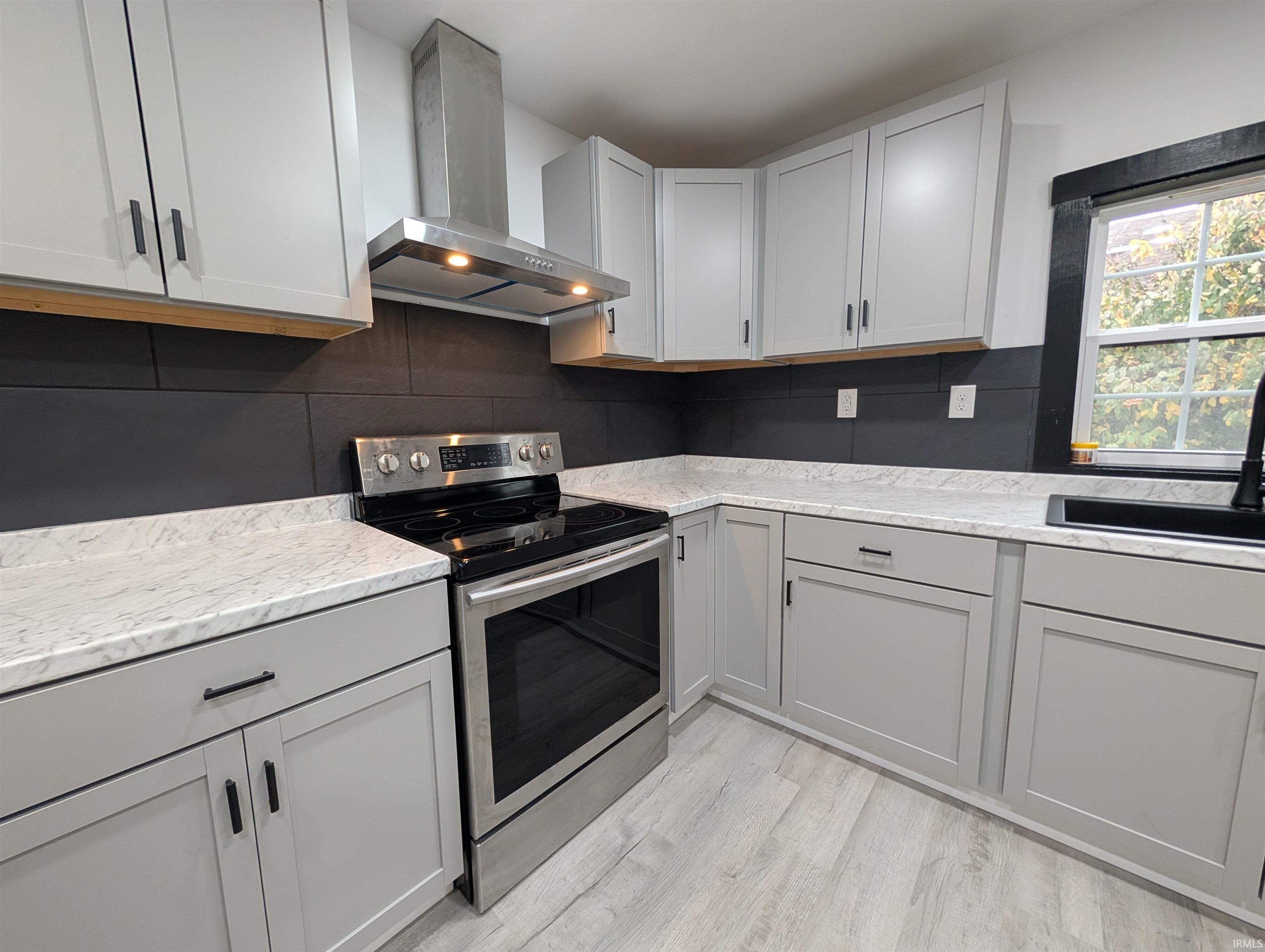 307 W Giltner Street