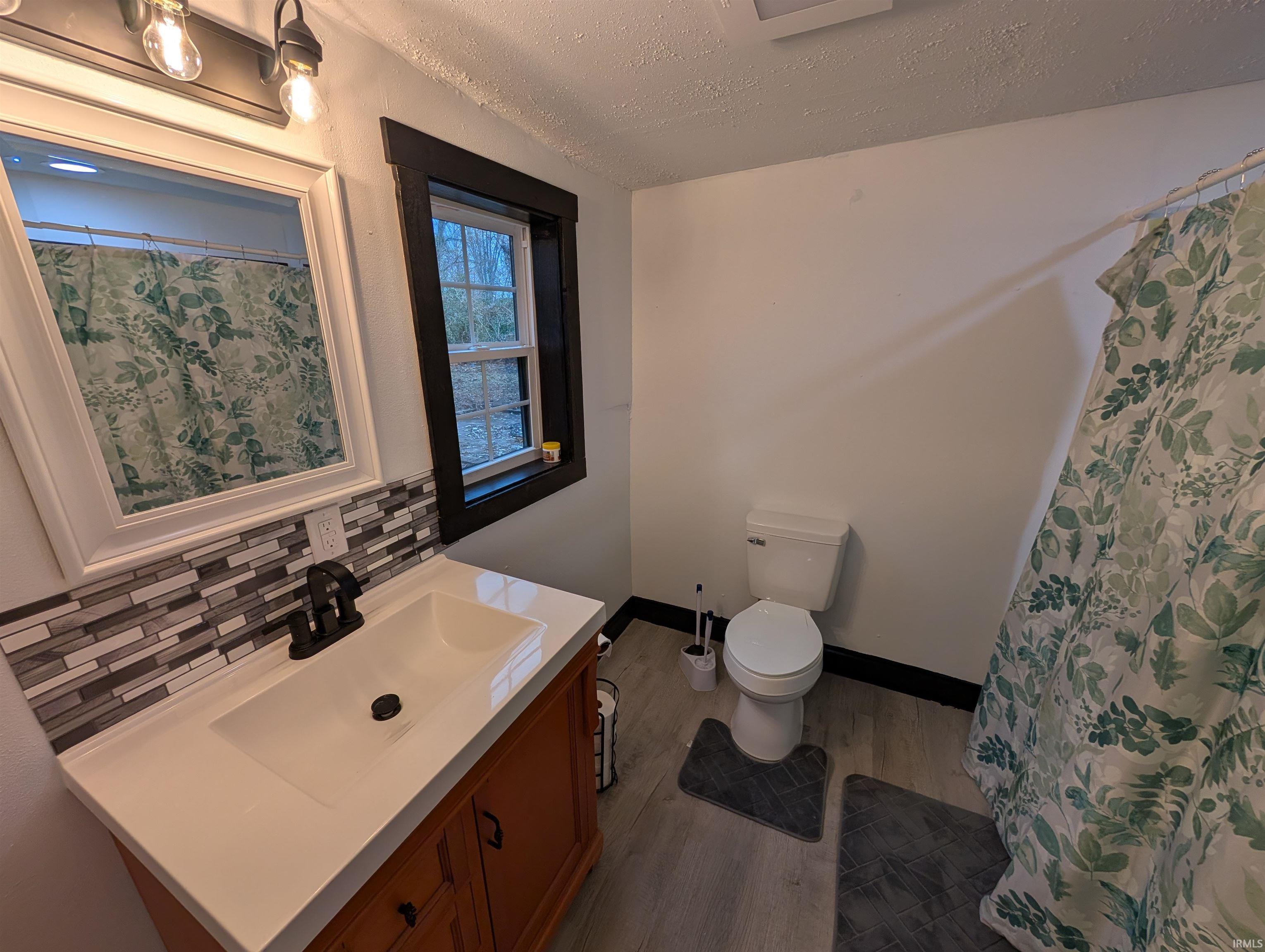 307 W Giltner Street