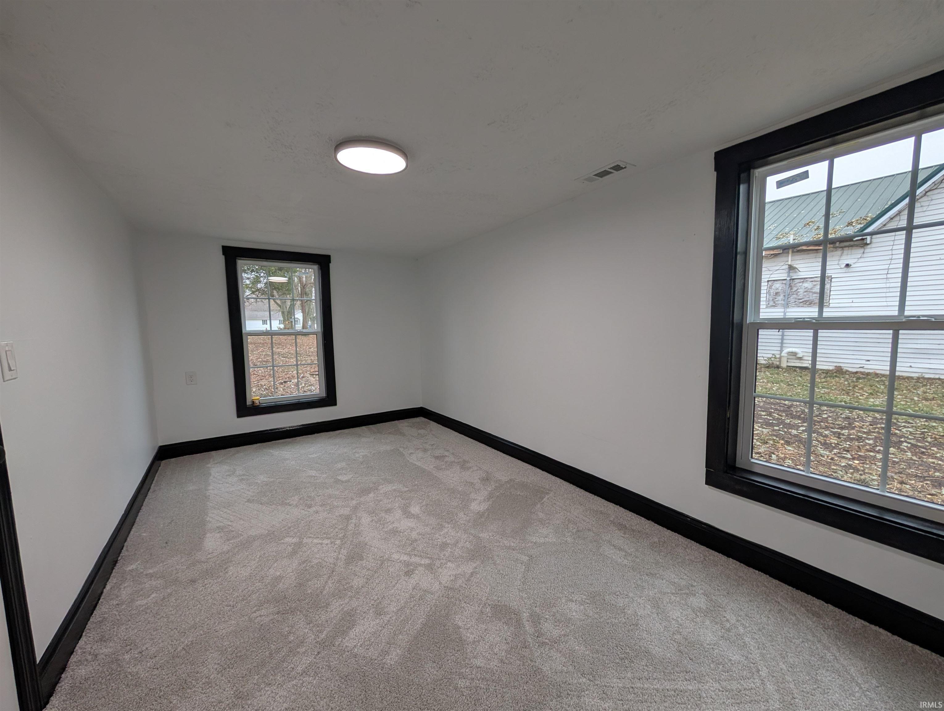 307 W Giltner Street