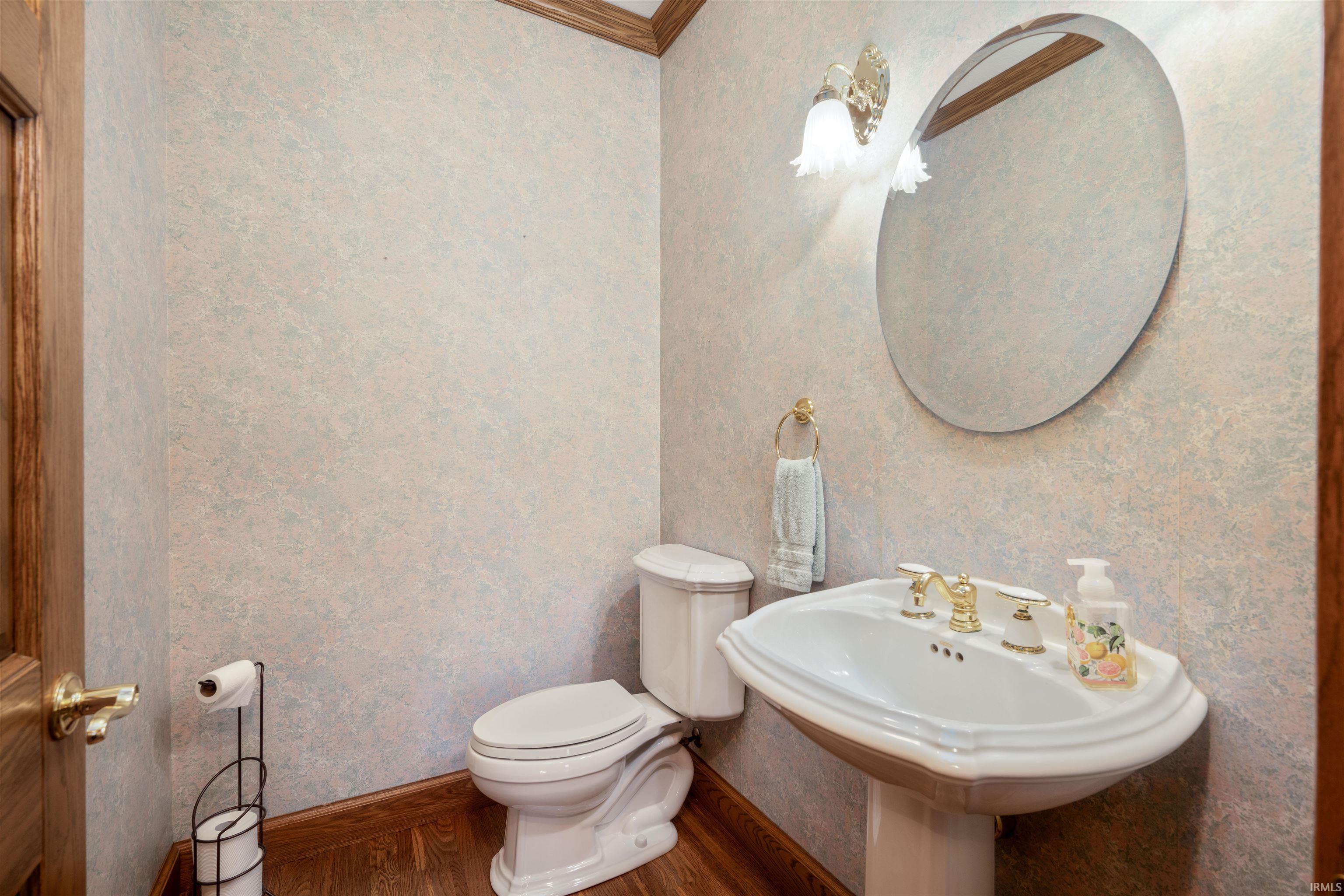 1215 N Mulberry Lane