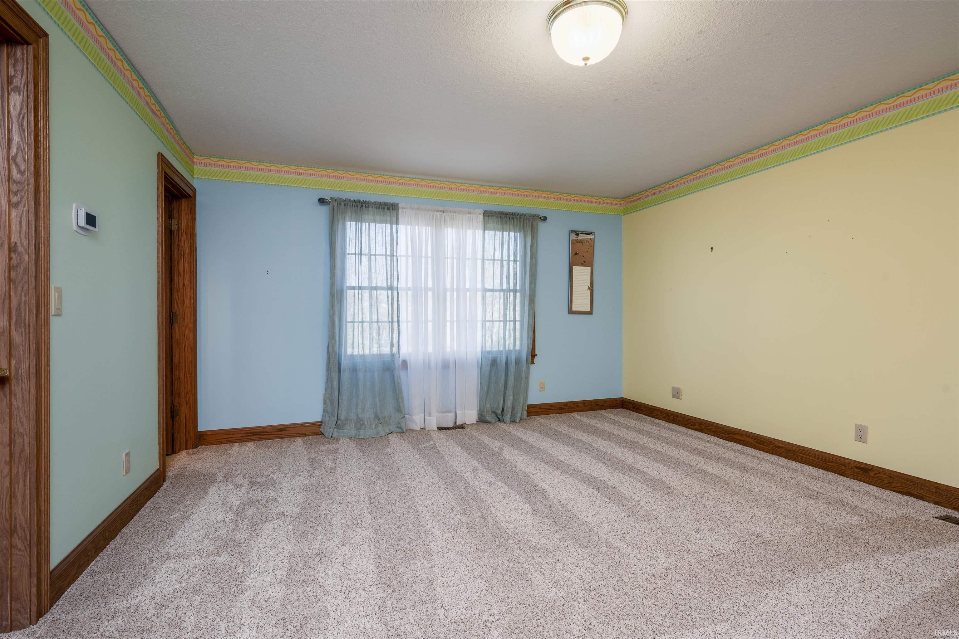 1215 N Mulberry Lane