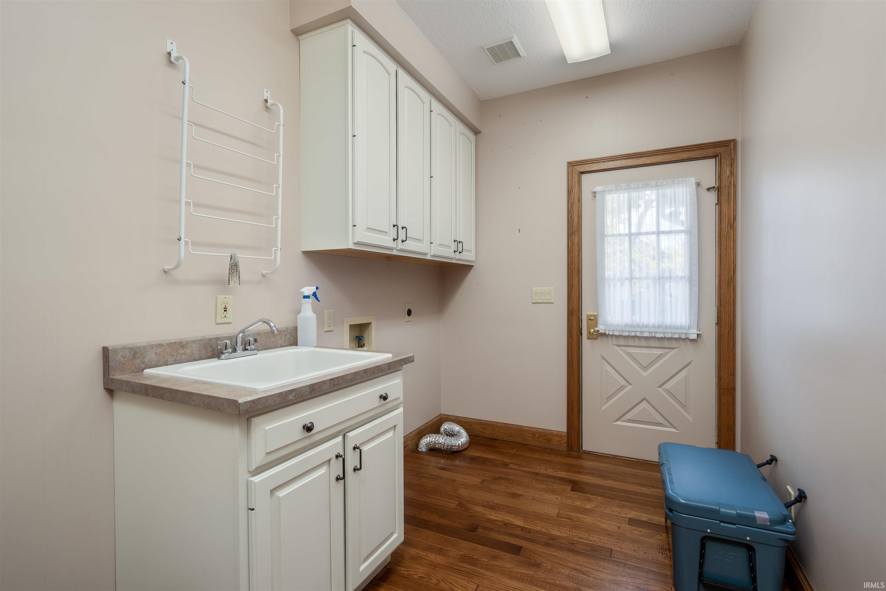 1215 N Mulberry Lane