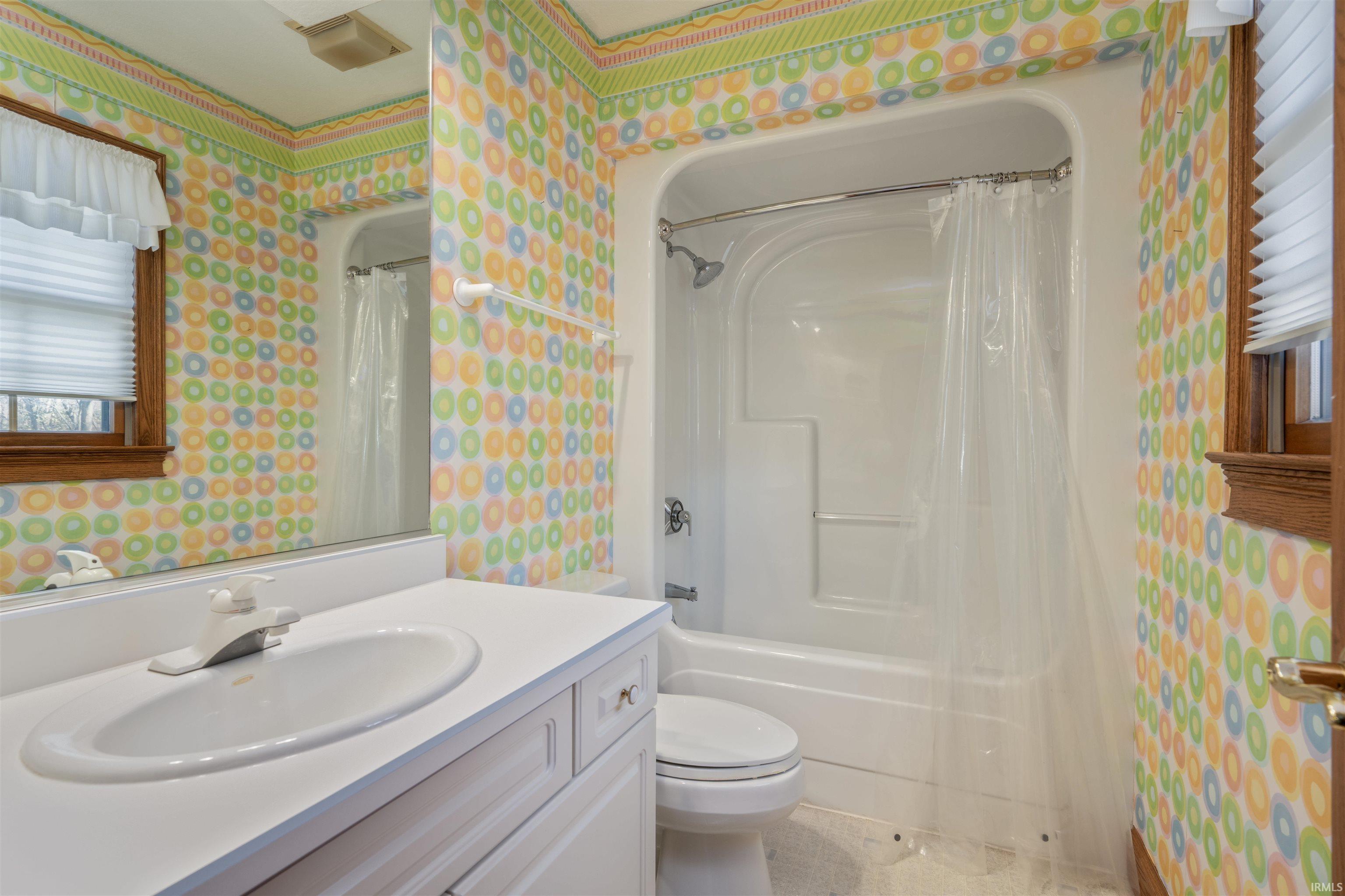 1215 N Mulberry Lane