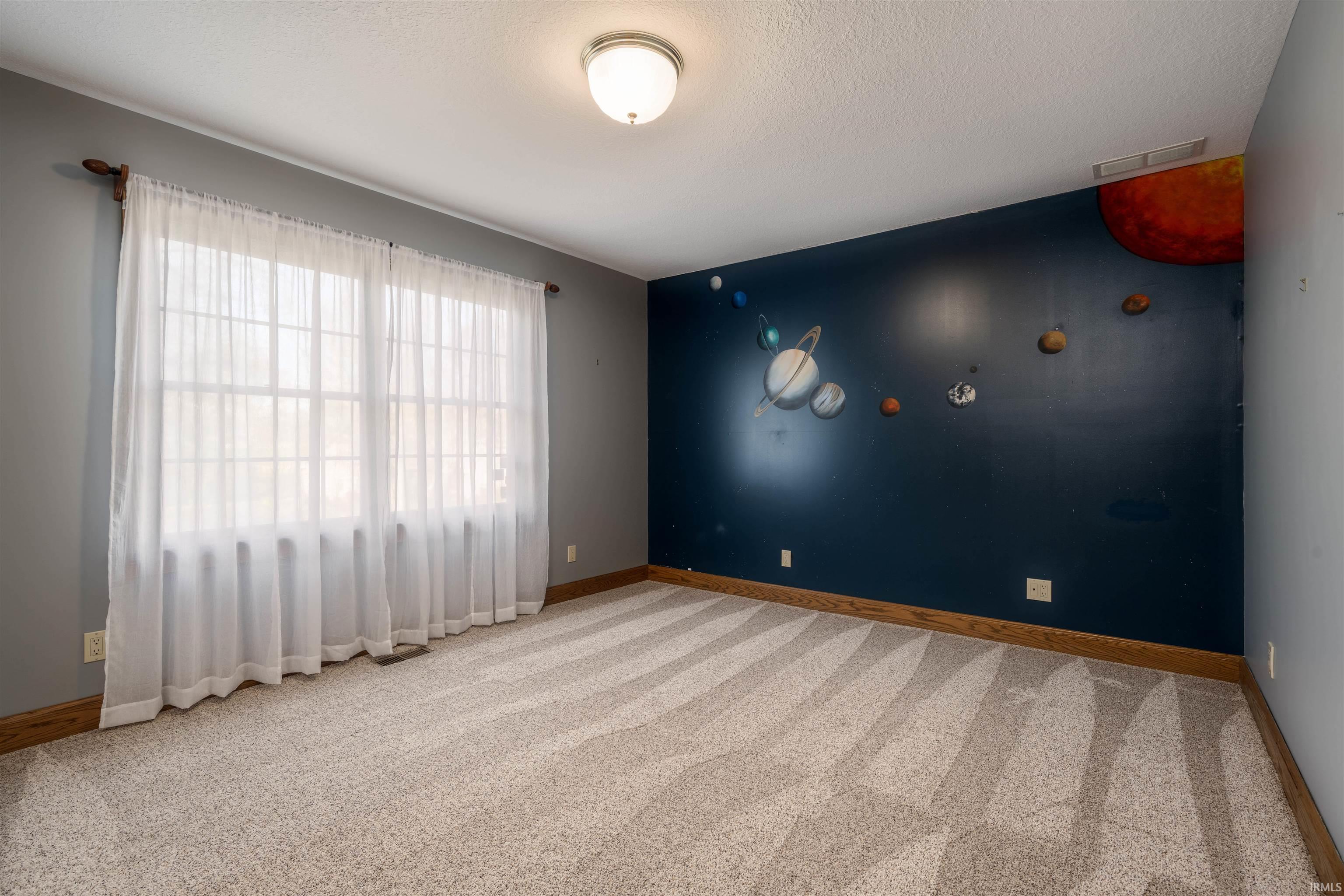 1215 N Mulberry Lane