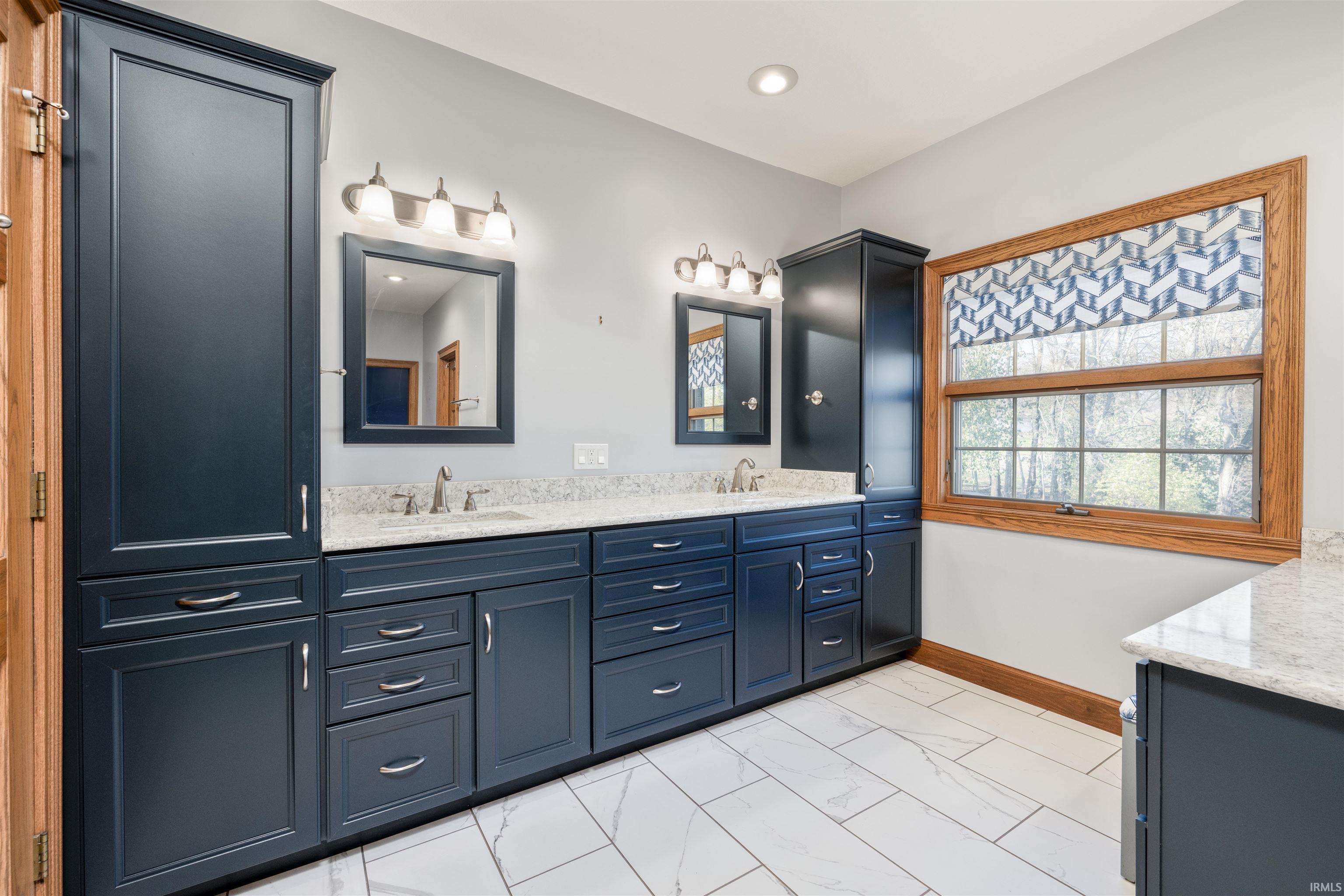 1215 N Mulberry Lane