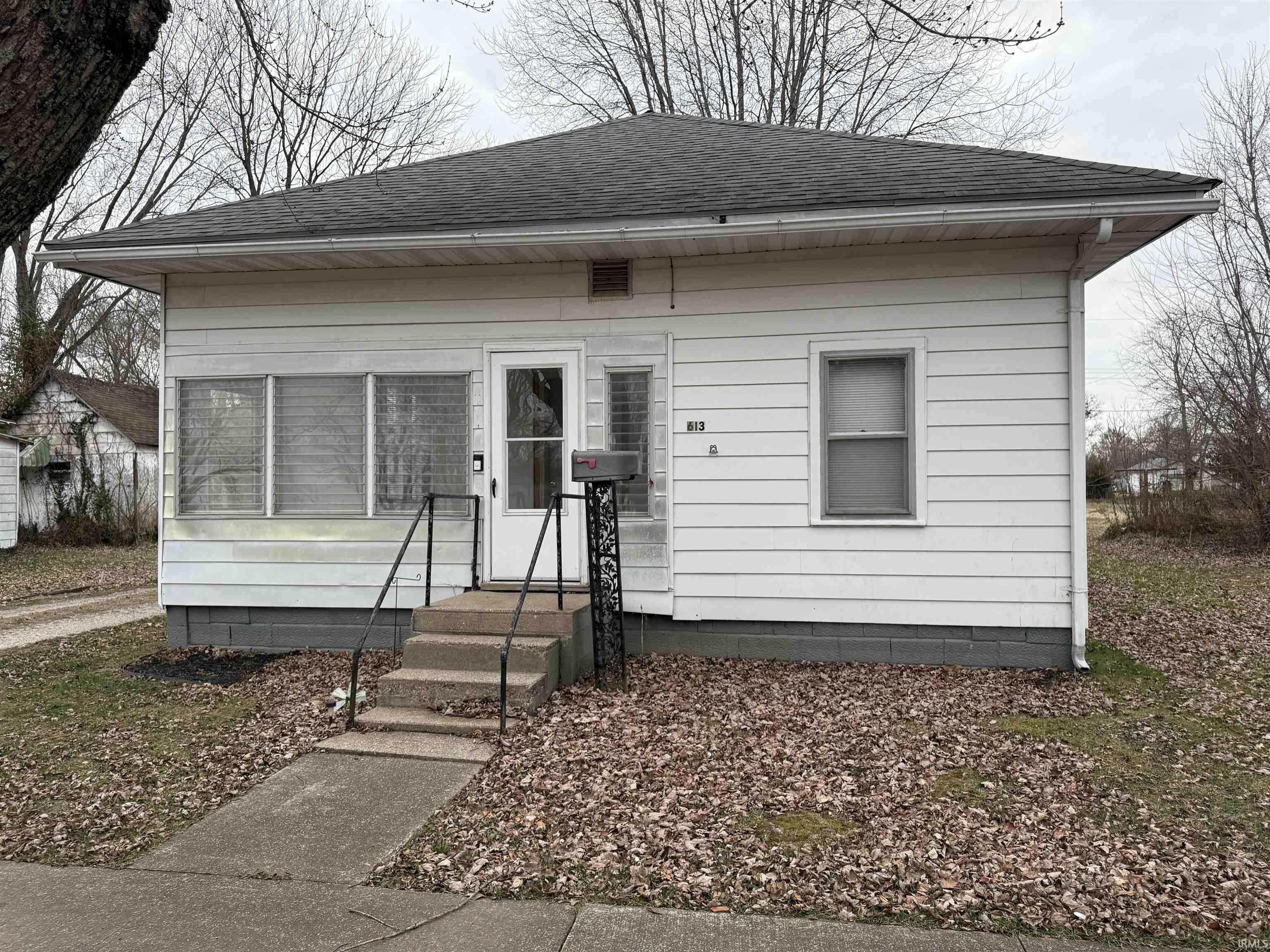 613 Dubois Street