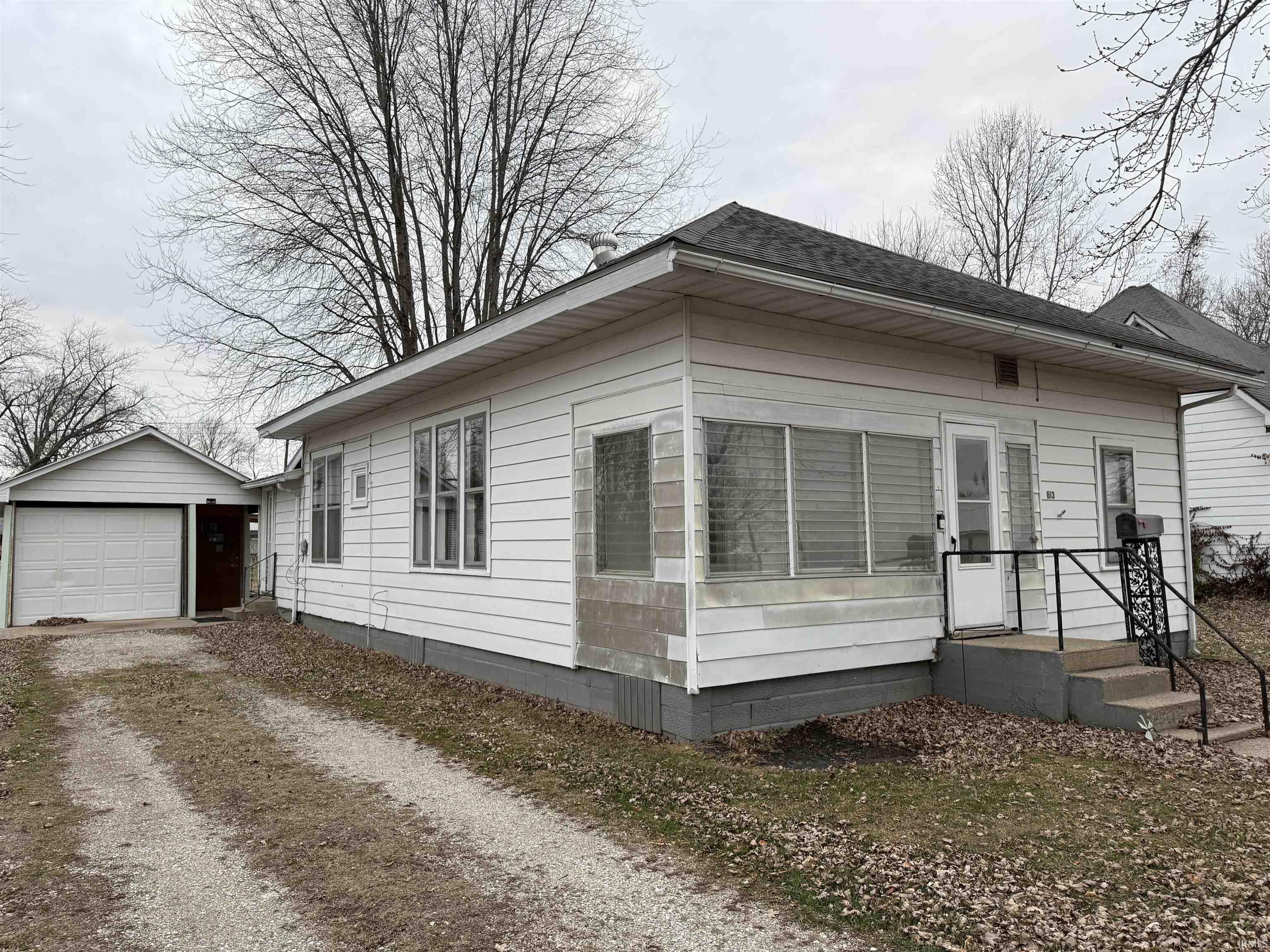 613 Dubois Street