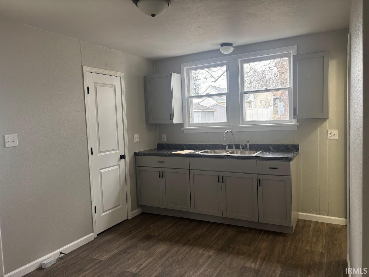 6 E Pearl Street