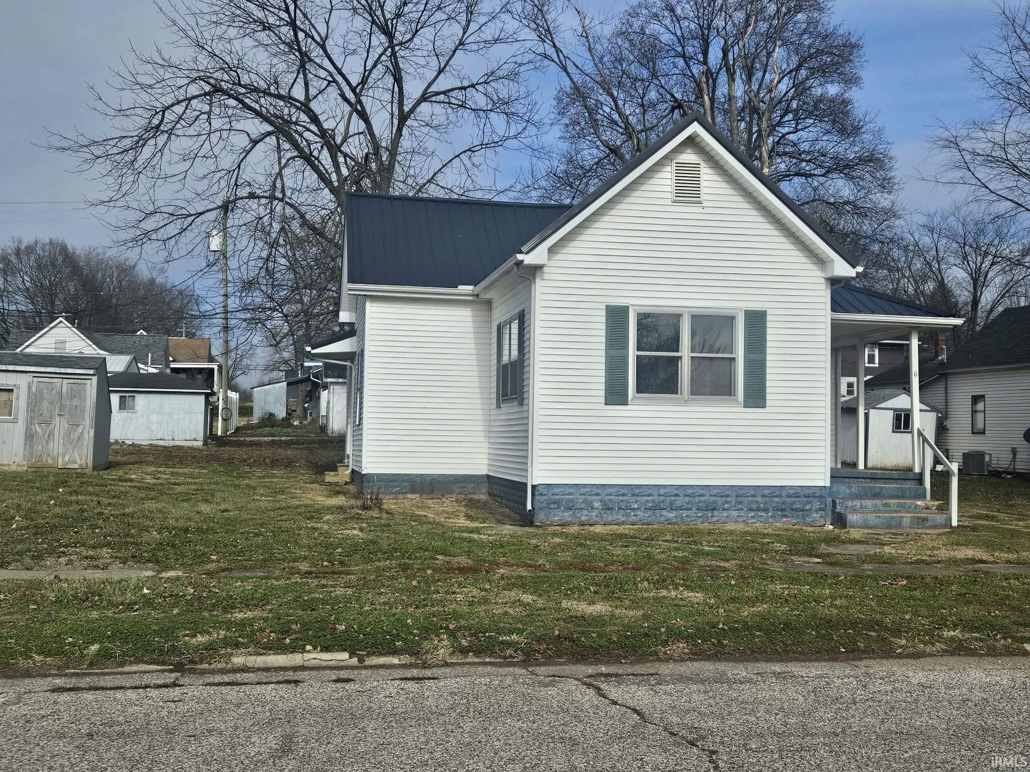 6 E Pearl Street