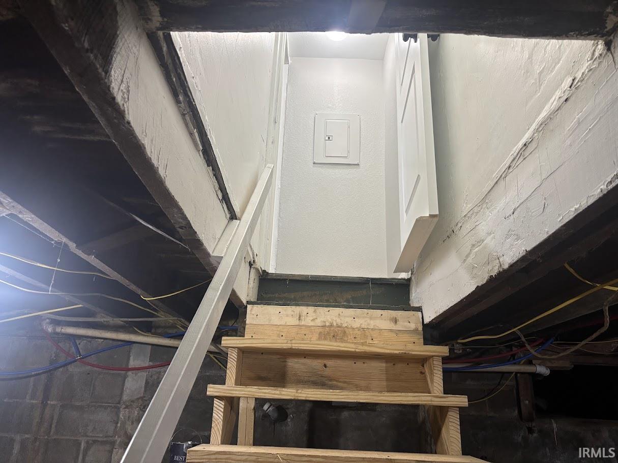 6 E Pearl Street