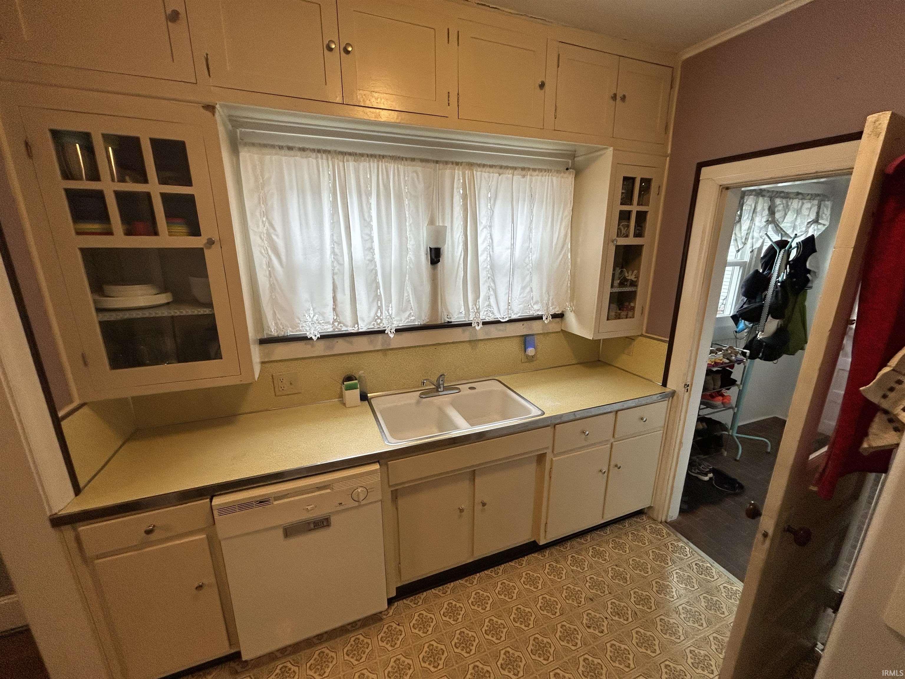 1172 E Locust Street