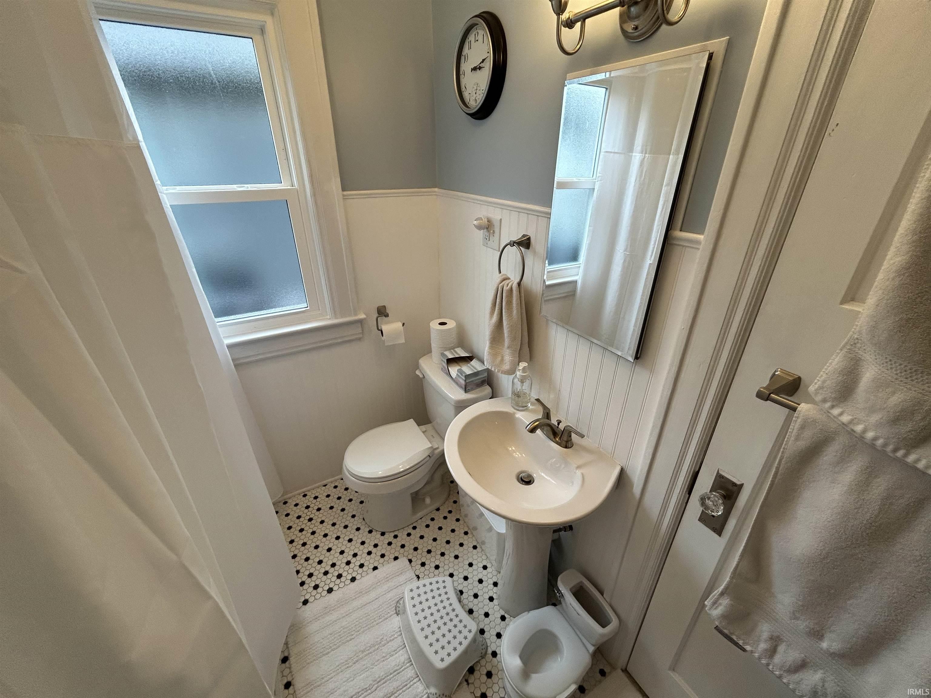 1172 E Locust Street