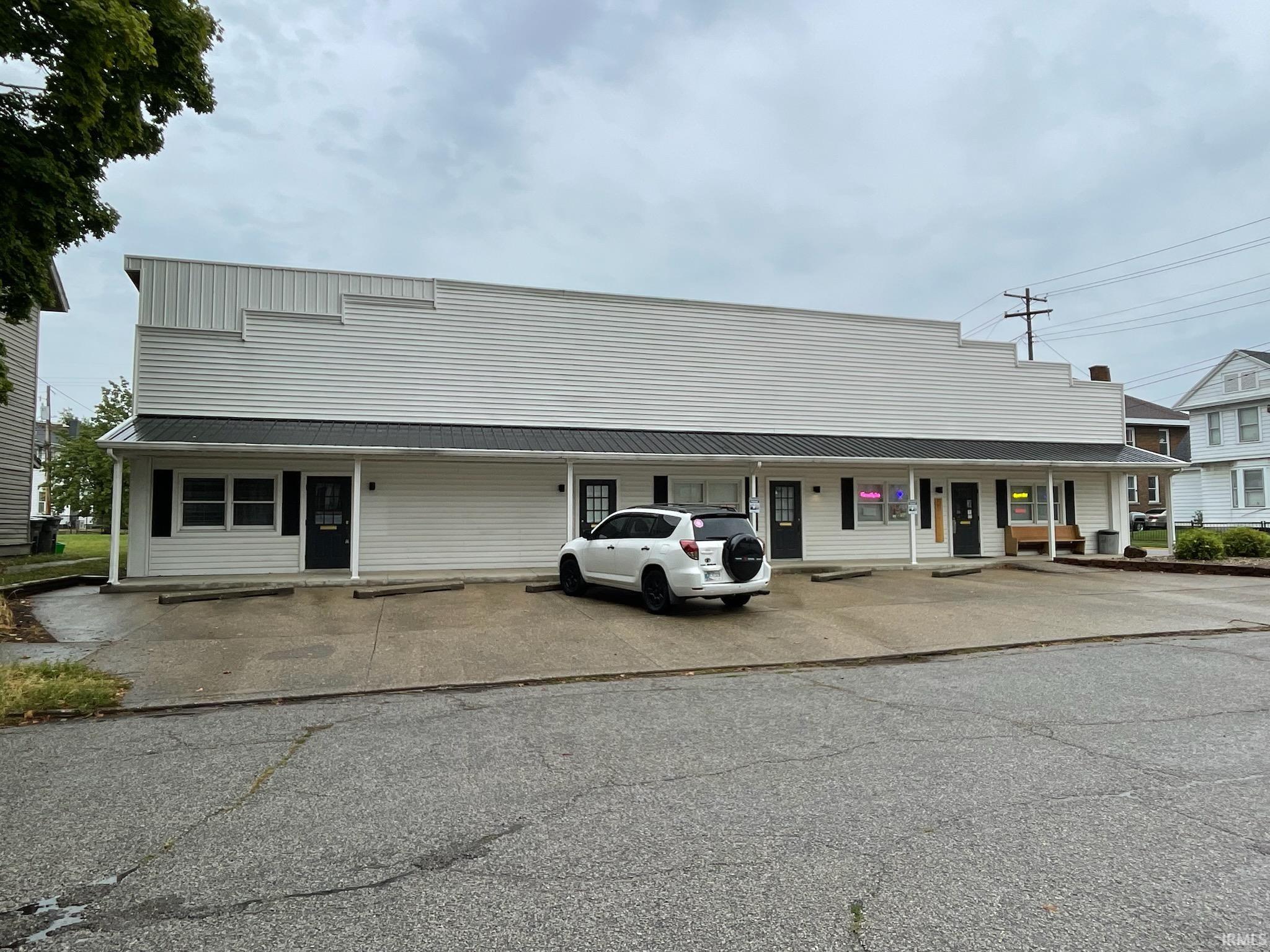 624 Broadway Street