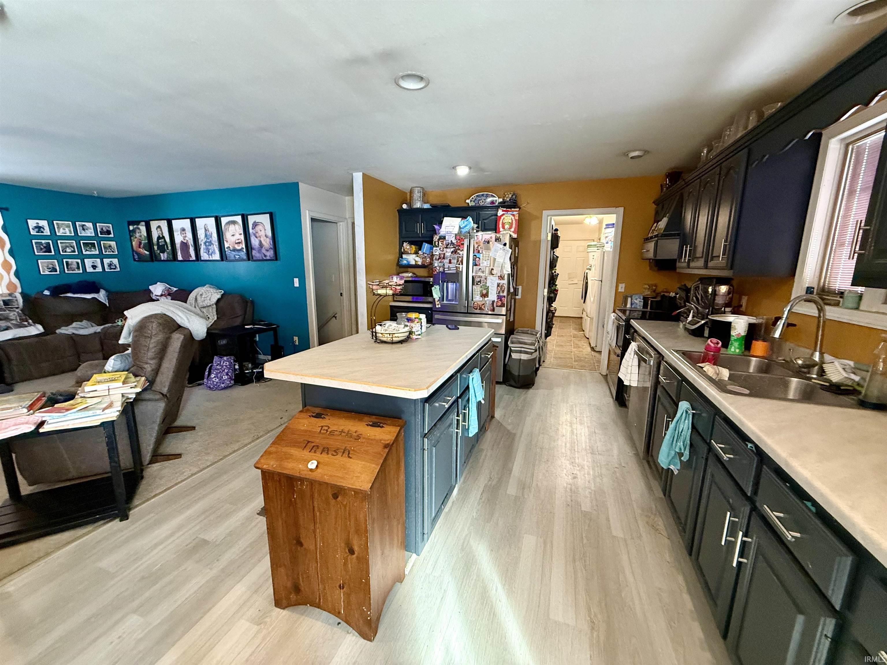 245 E Schlomer Road