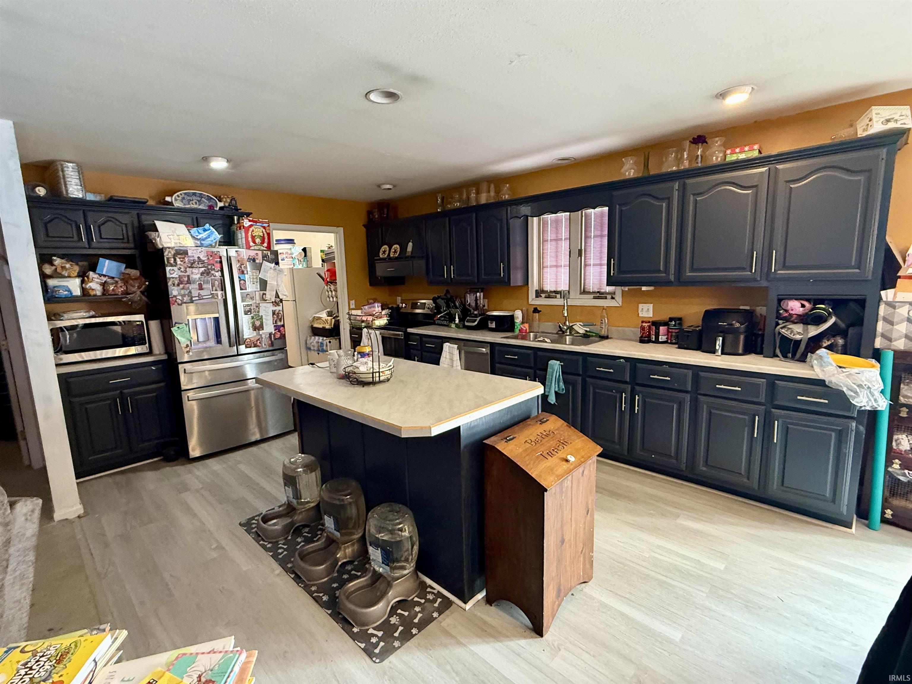 245 E Schlomer Road