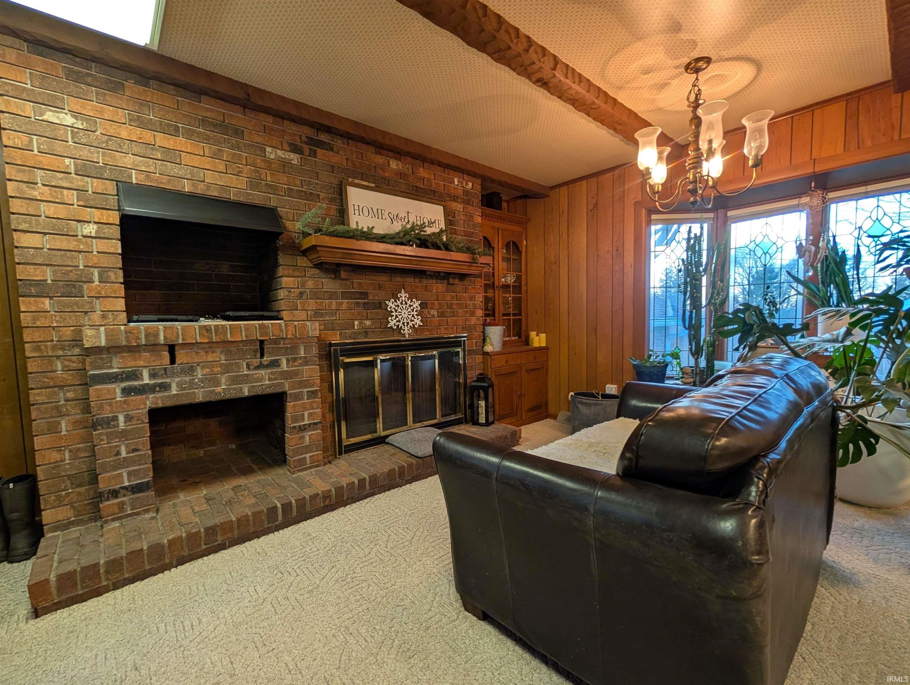 1611 Burnett Lane