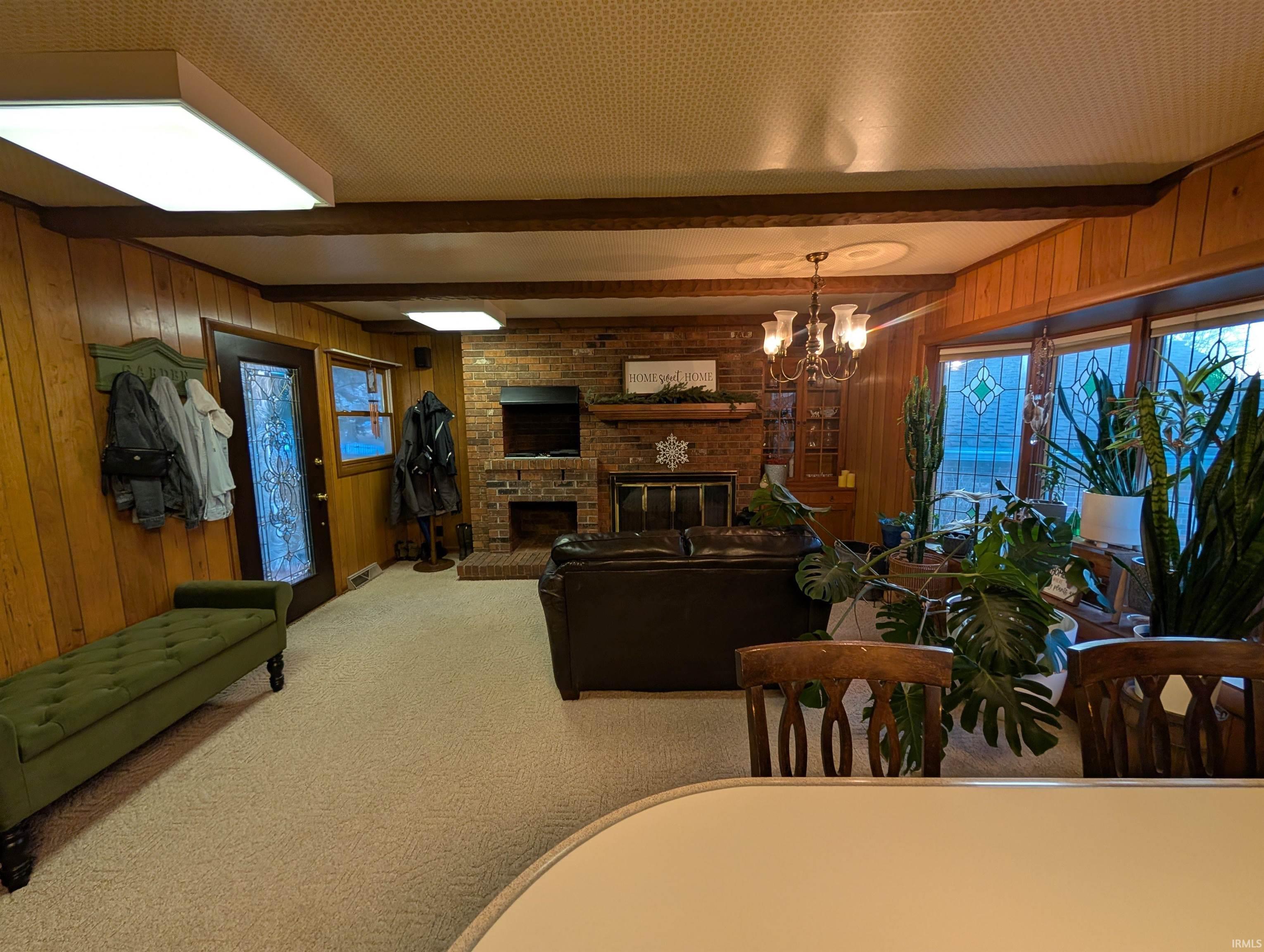 1611 Burnett Lane