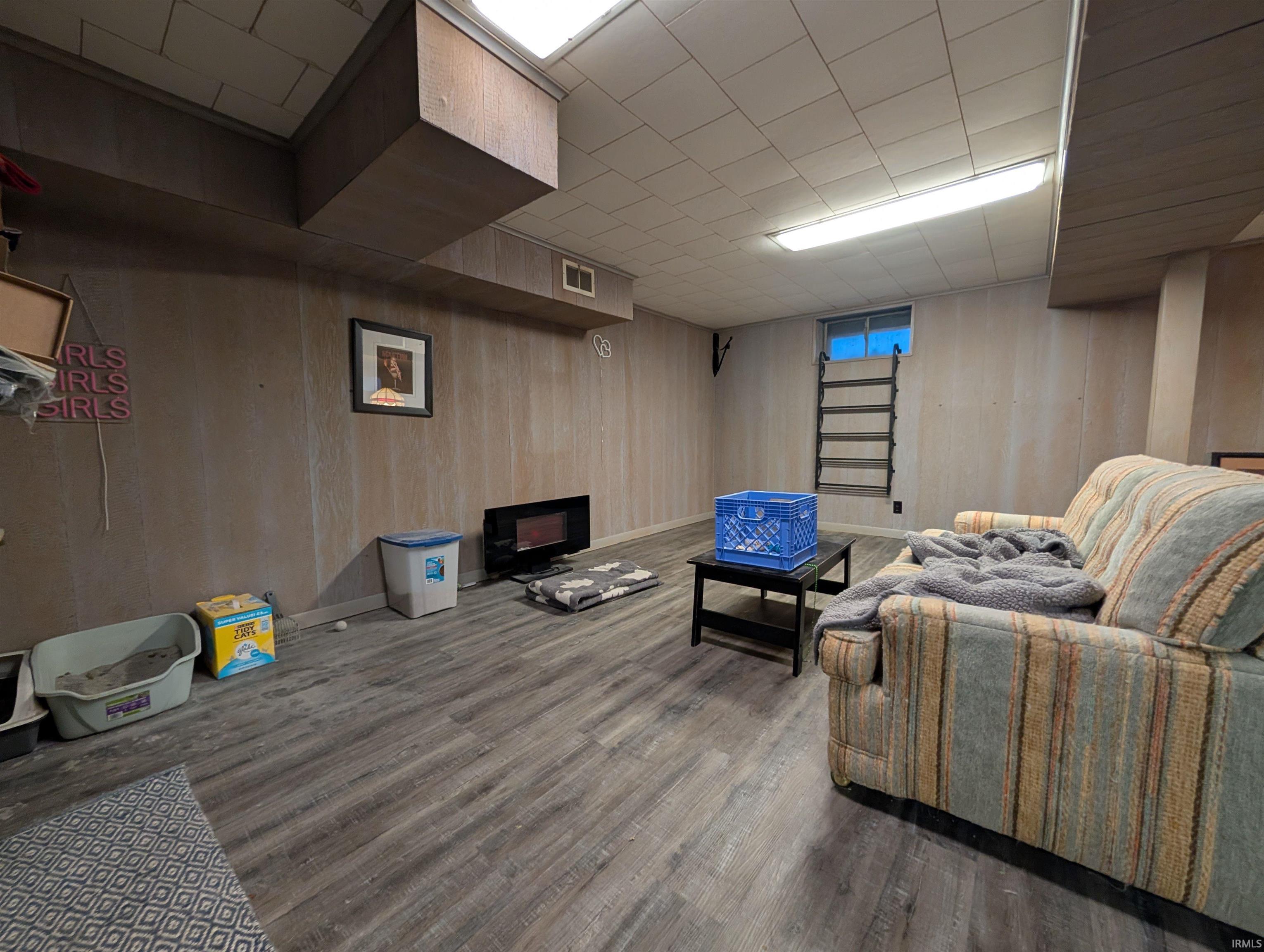 1611 Burnett Lane