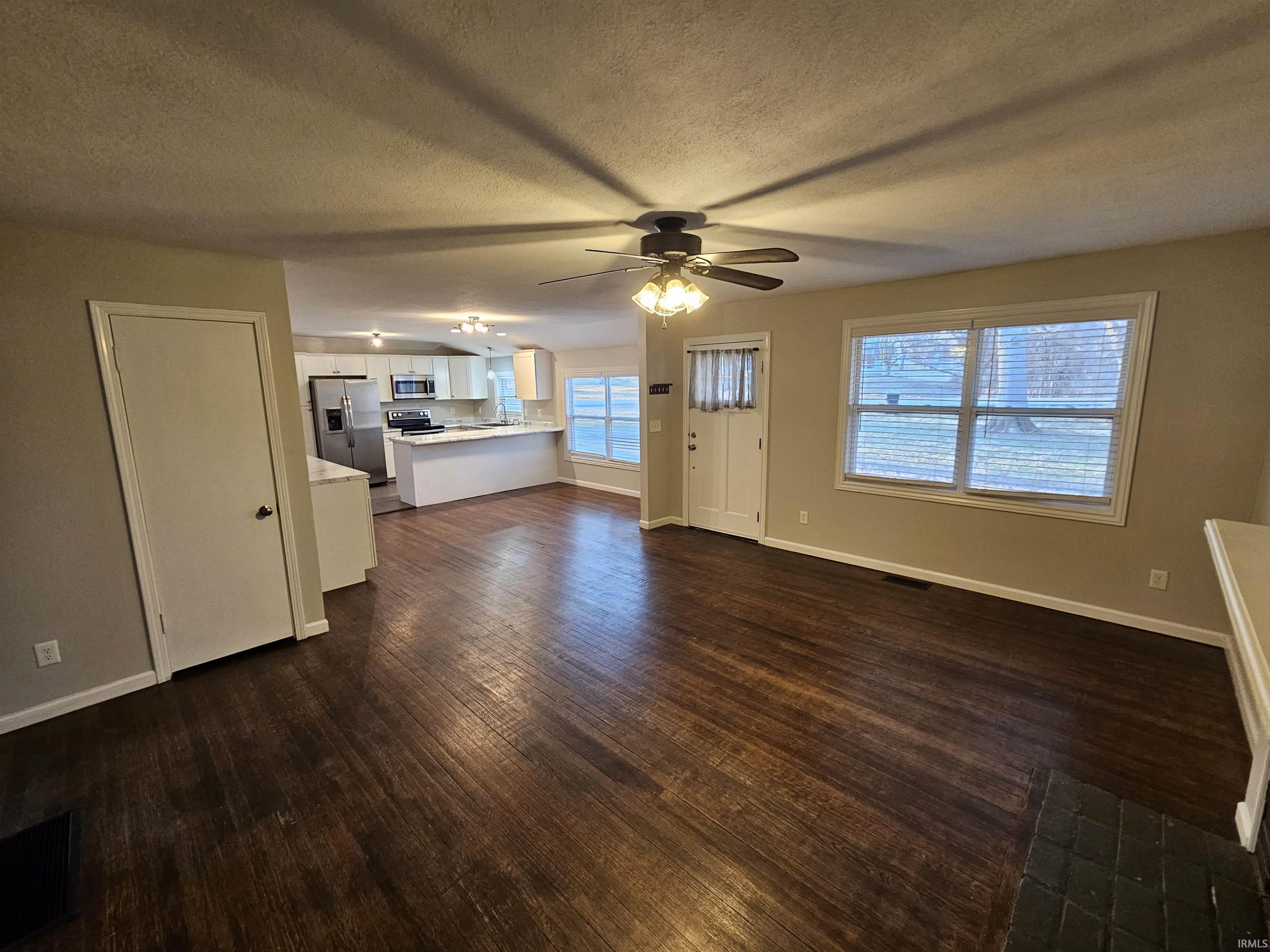 2333 E Navaho Drive