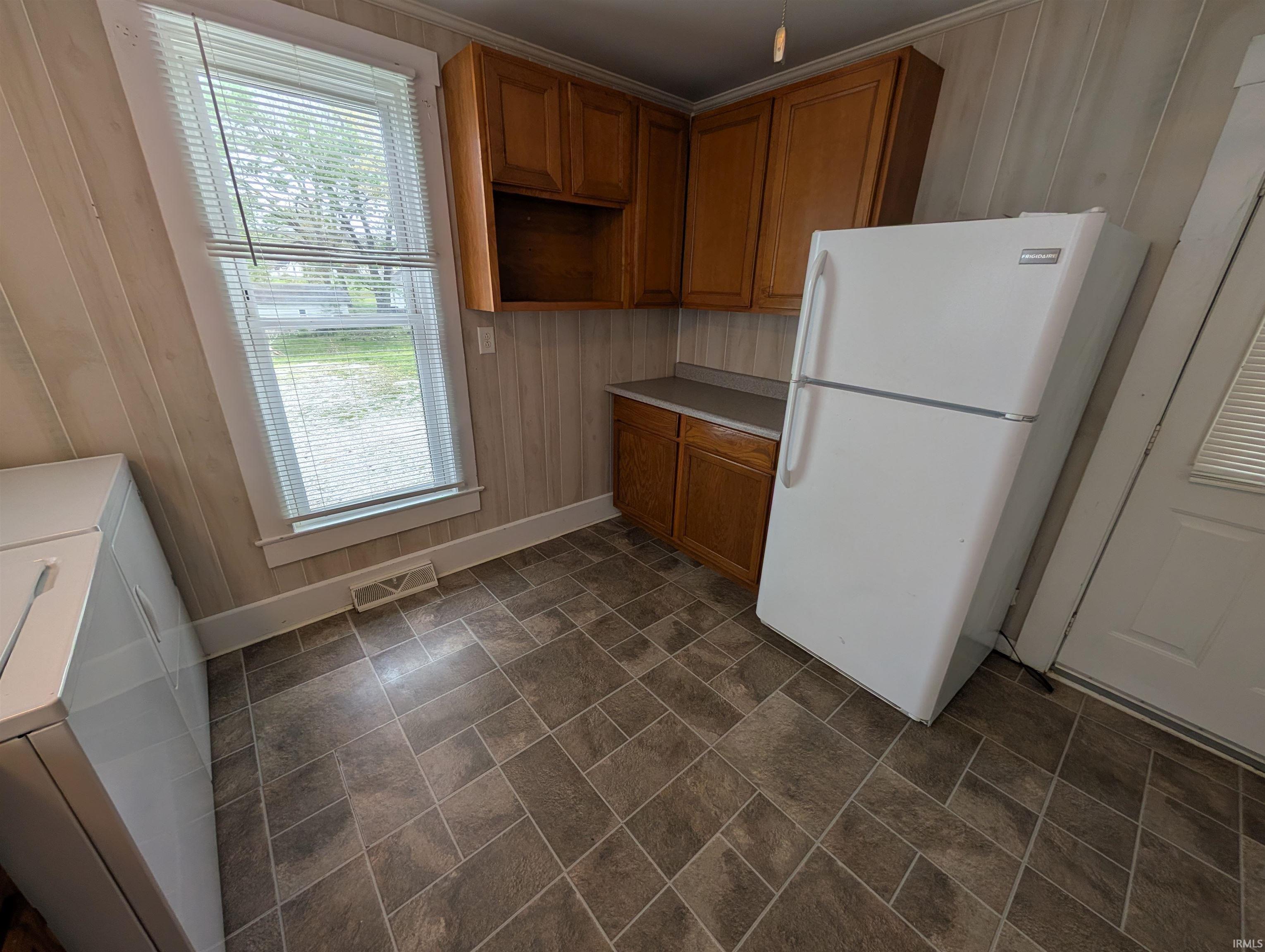 322 W 8th Street