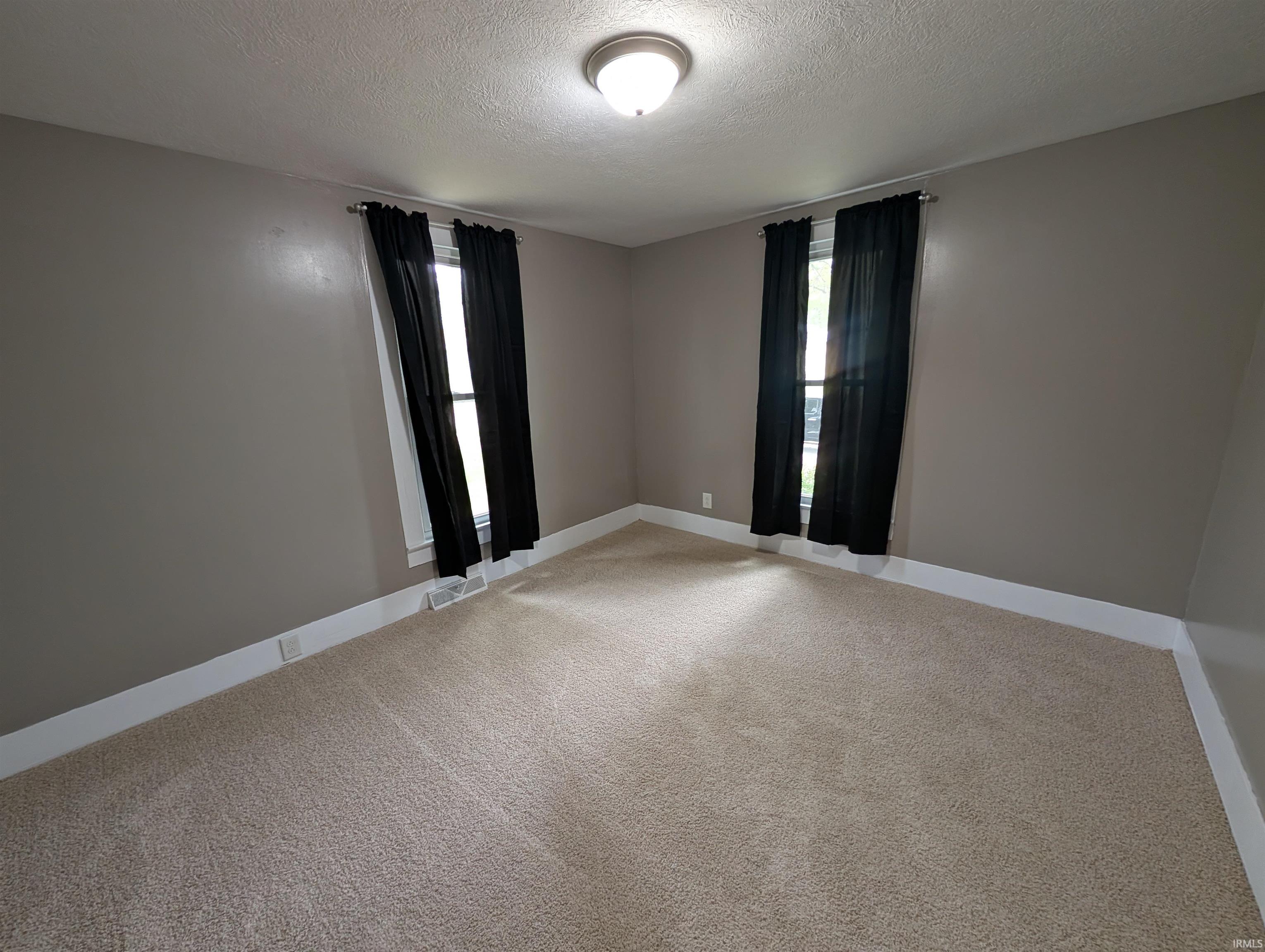 322 W 8th Street