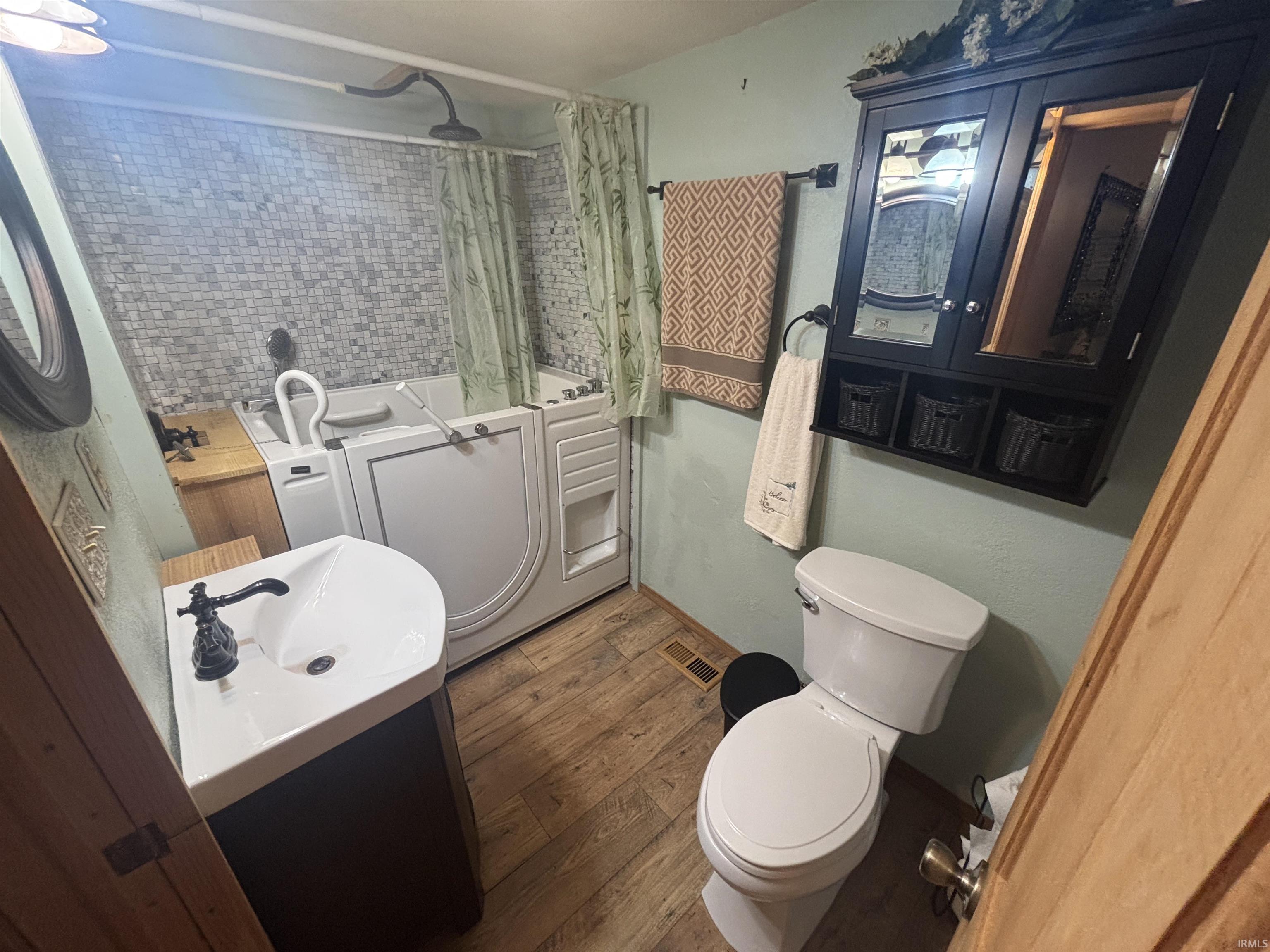 100 E 16th Street