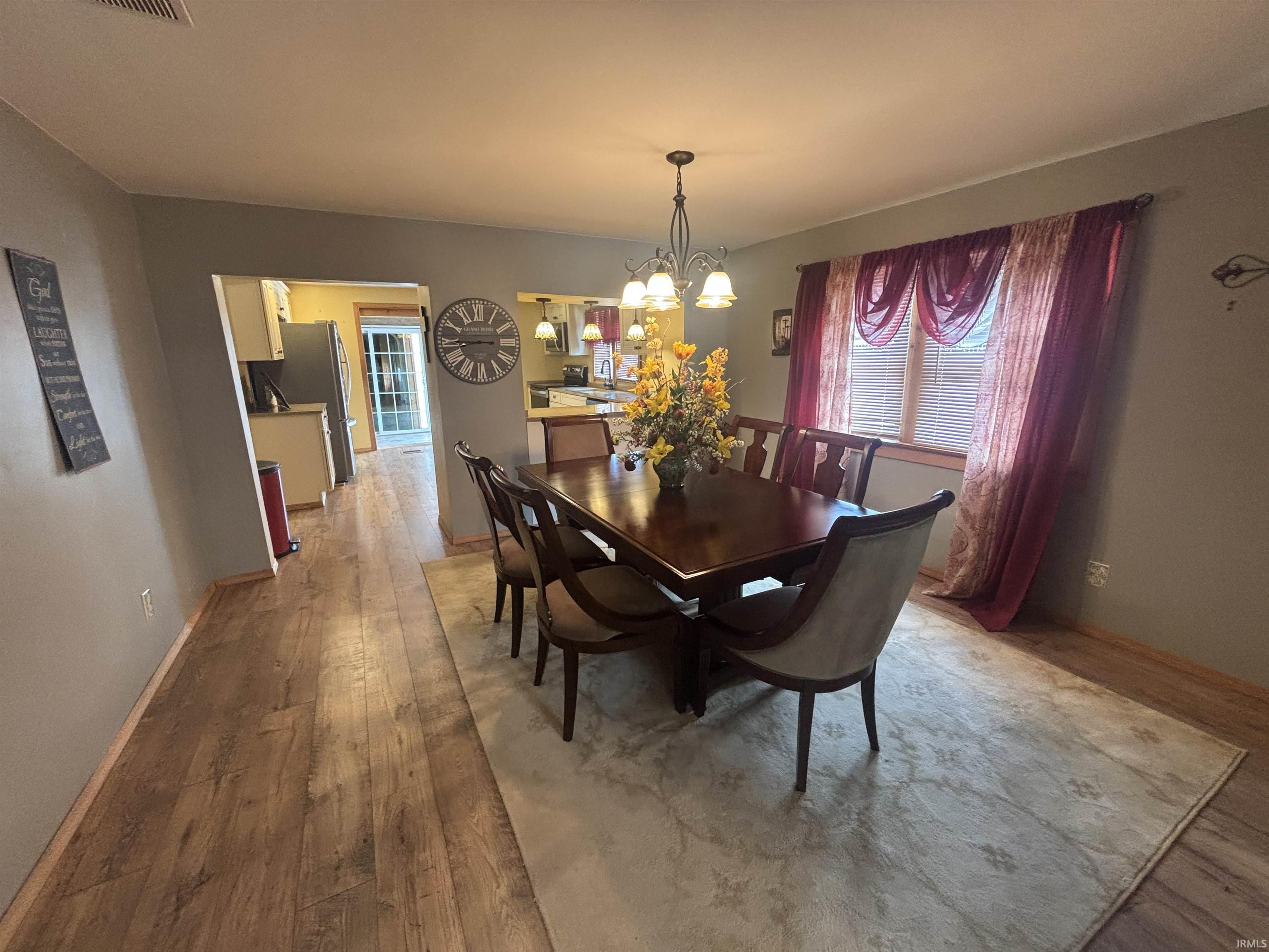 100 E 16th Street