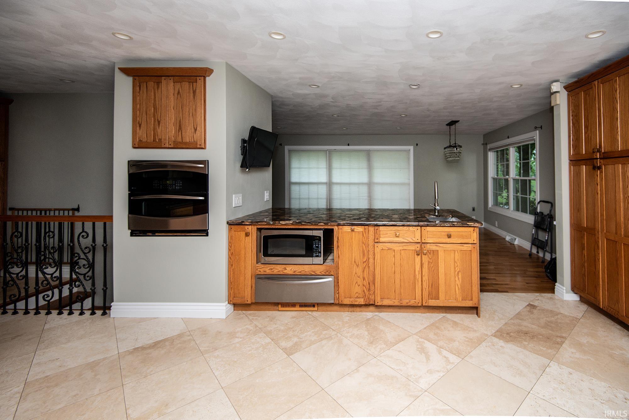 2513 E St Rd 61