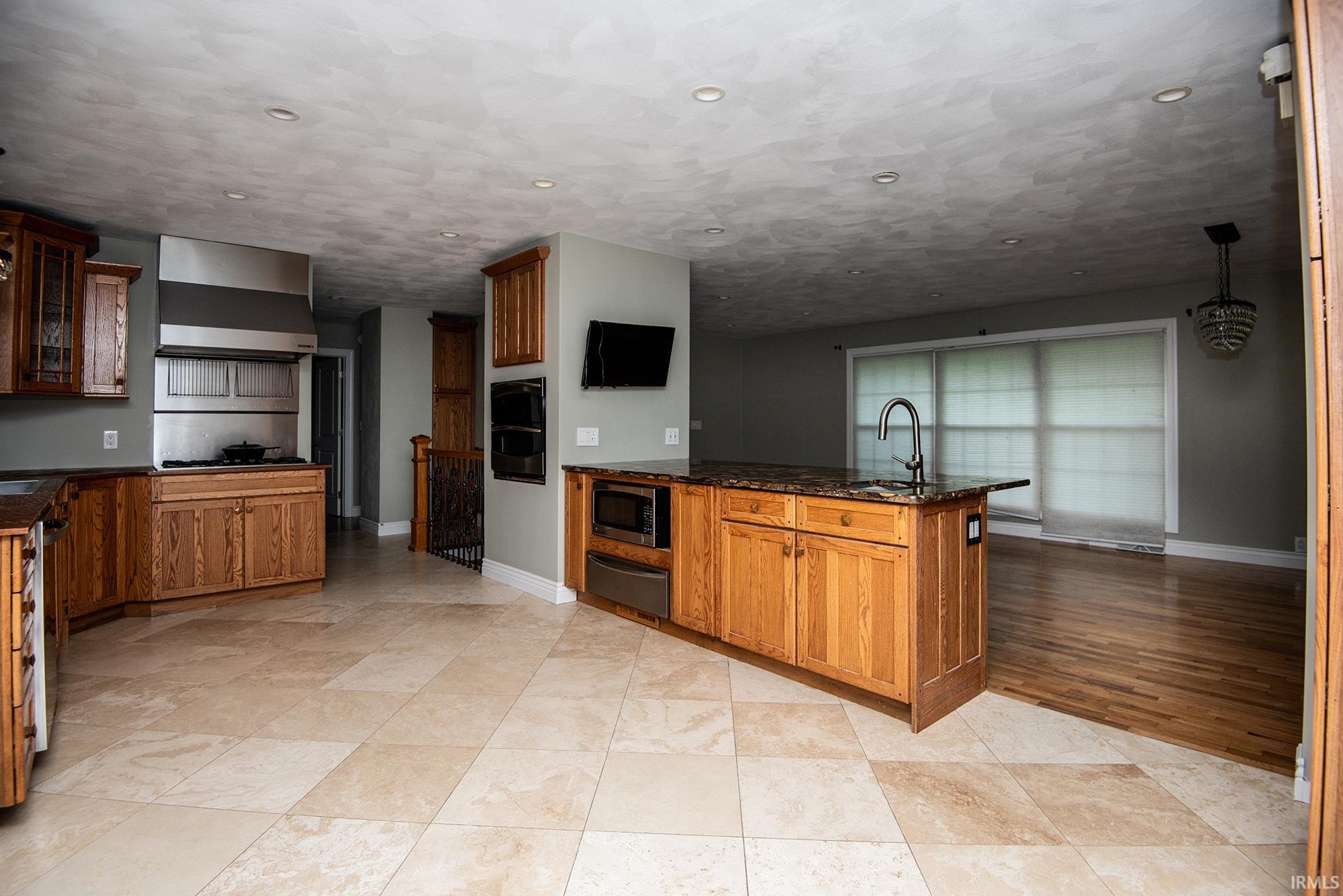 2513 E St Rd 61