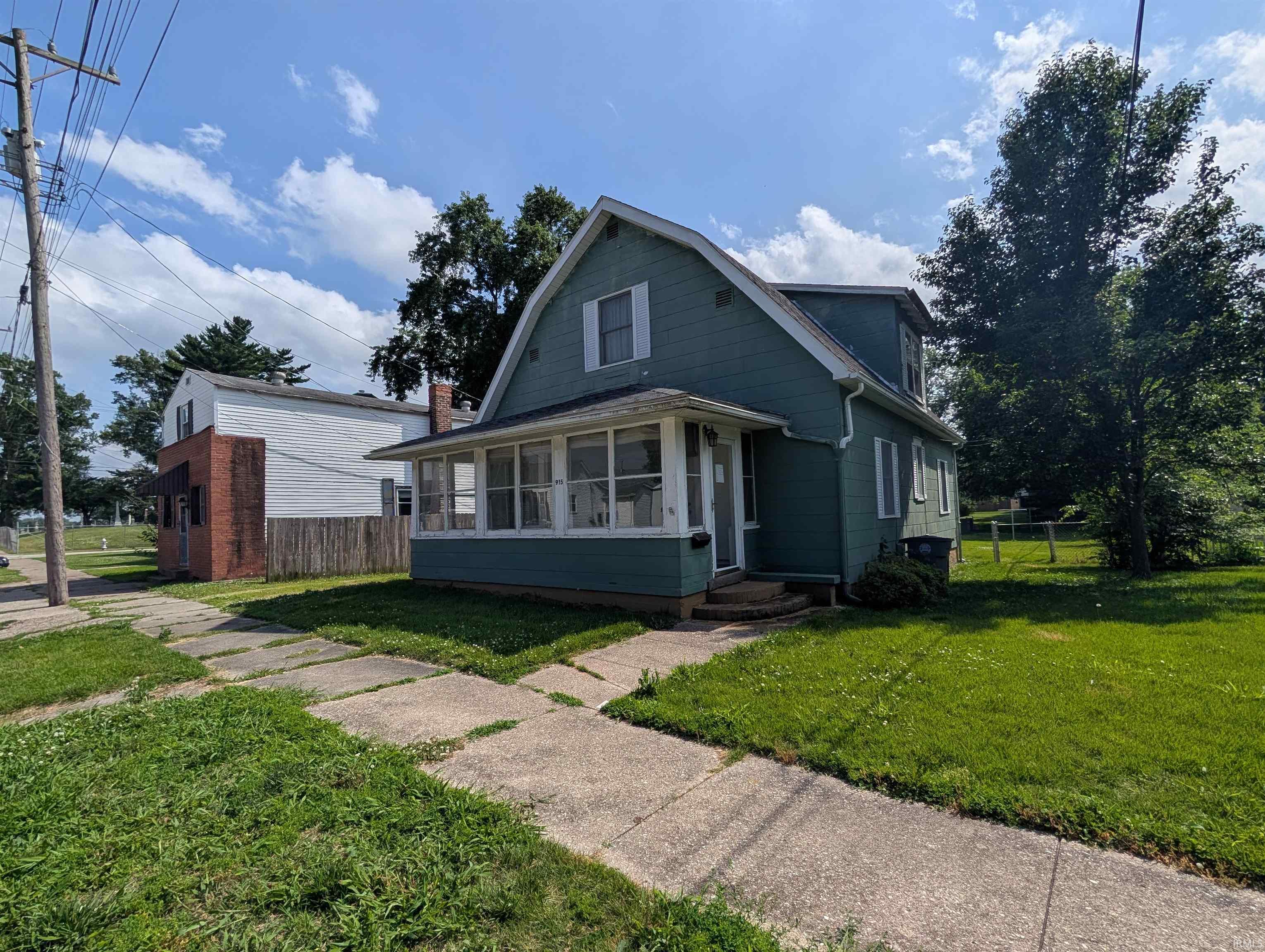 915 Prairie Street