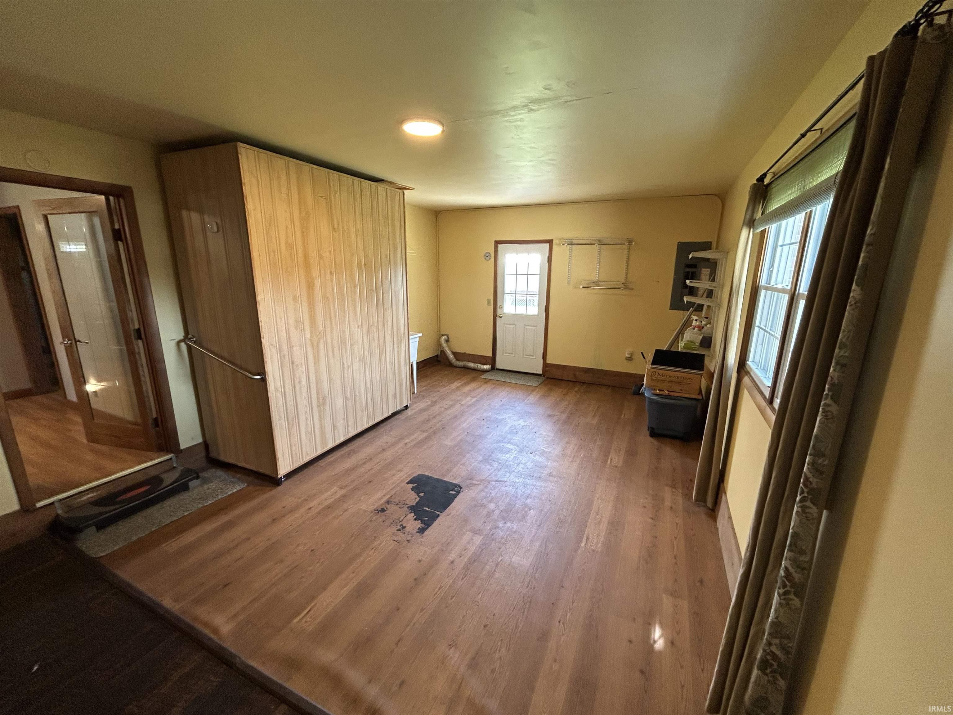 1207 N White River Avenue